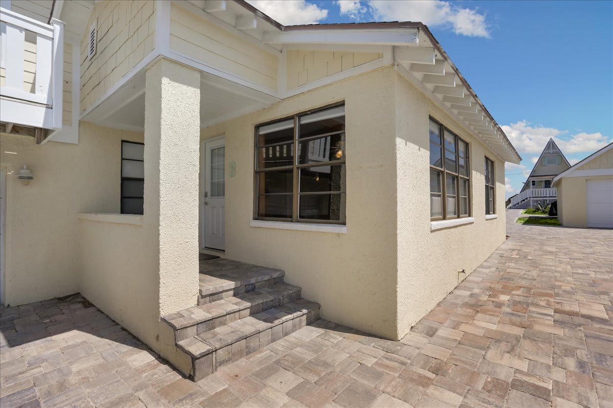 2BR, Beachfront | Wren Beach Rentals