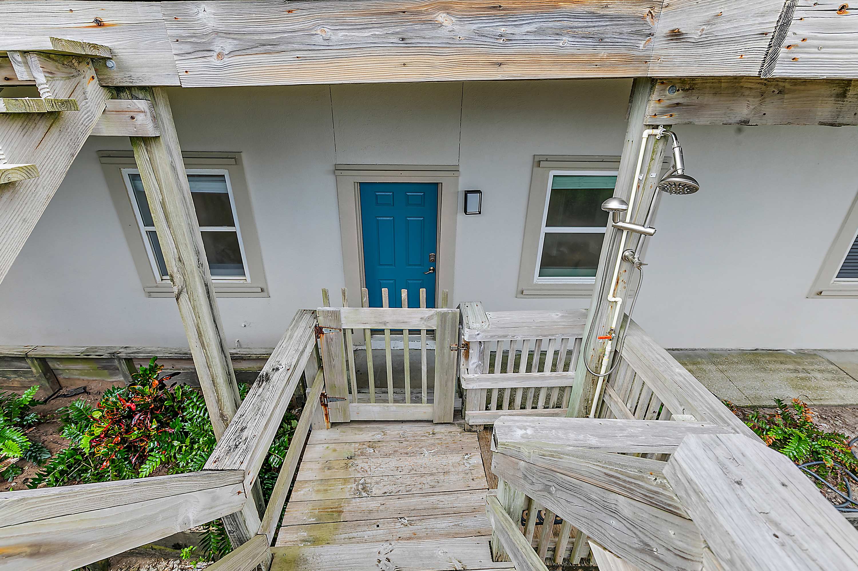 Oceanfront, Beach Access | Sunny Palms