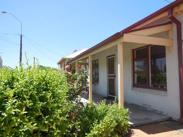 Charming Cottage in the Heart of Goolwa — Goolwa, South Australia — vacation rental
