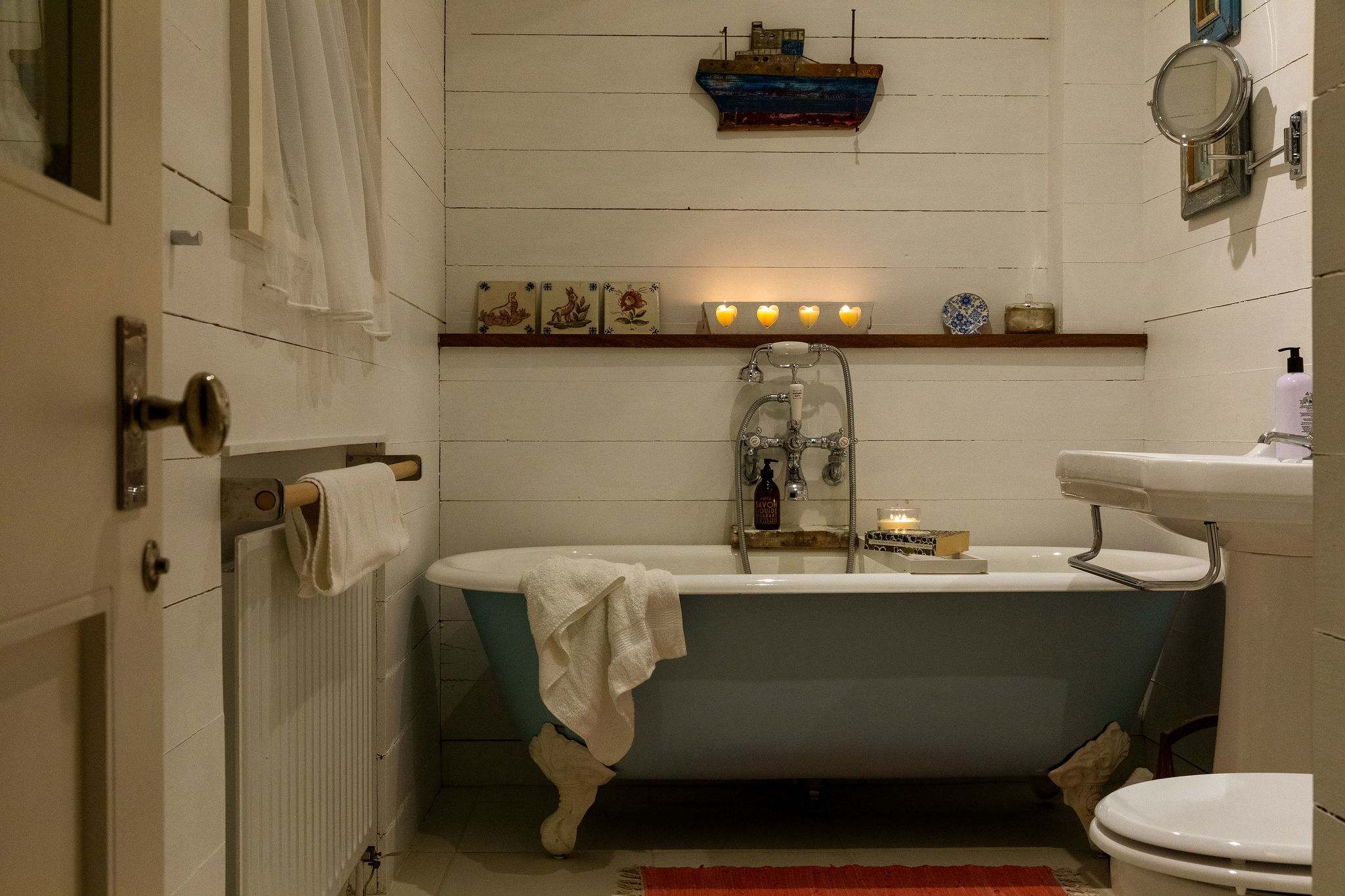 Unwind in the evenings with a luxurious roll top bath and good book.