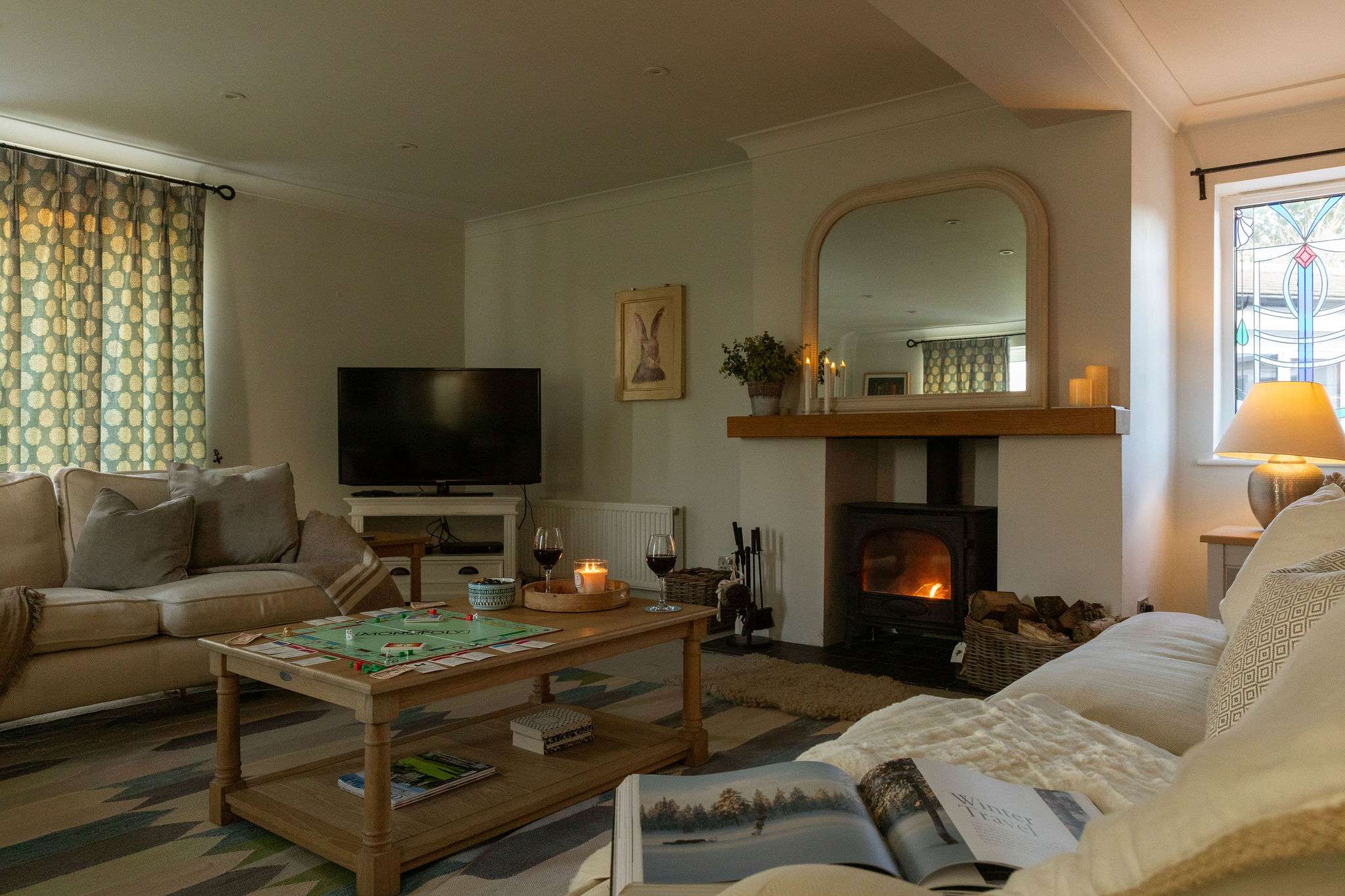 The home offers the perfect all-year round coastal escape, with log burner, comfy sofas and cosy throws. Wrap up for a brisk beach walk and retreat back for an evening by the fire.