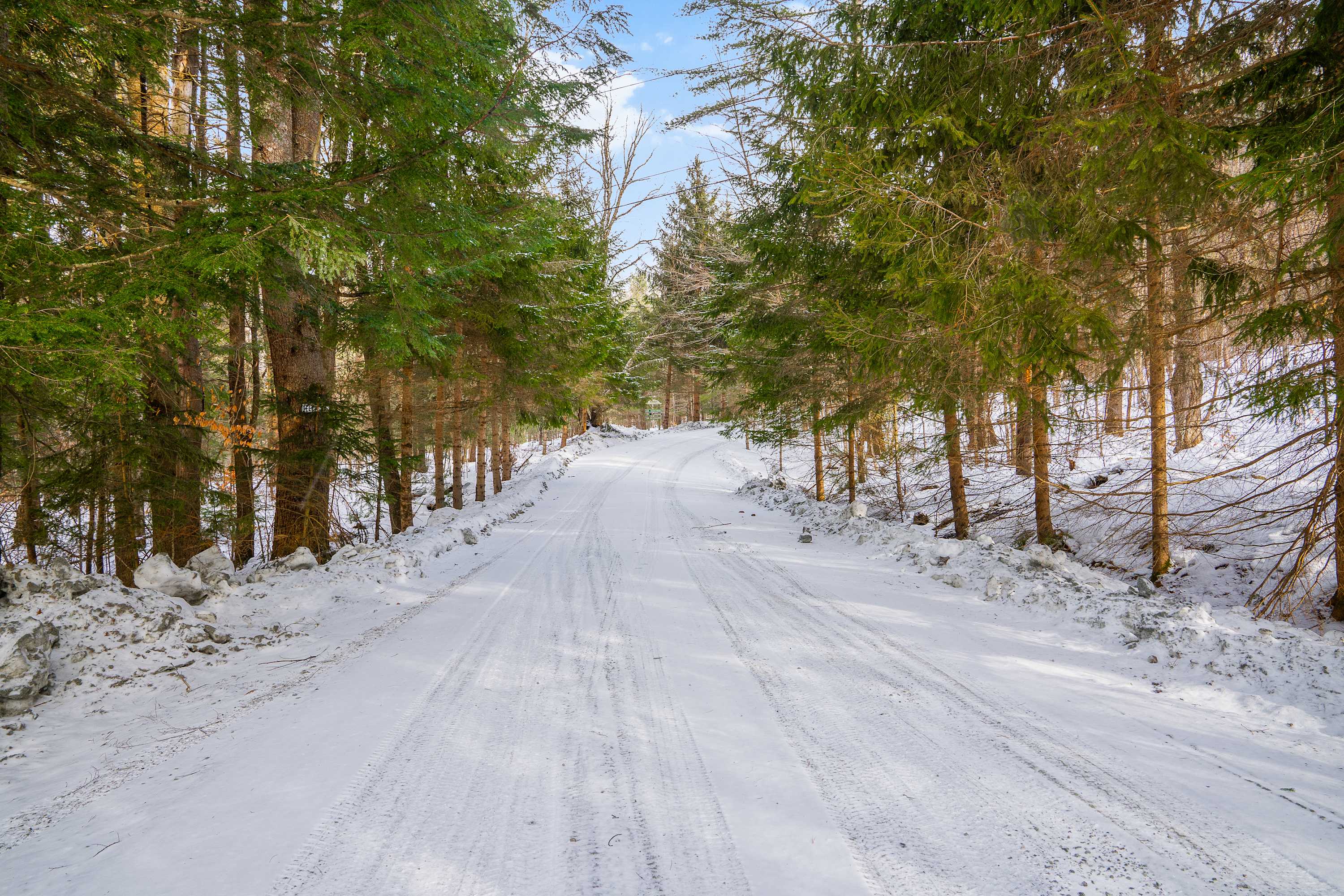 Au Bout du Chemin | Field and Farm