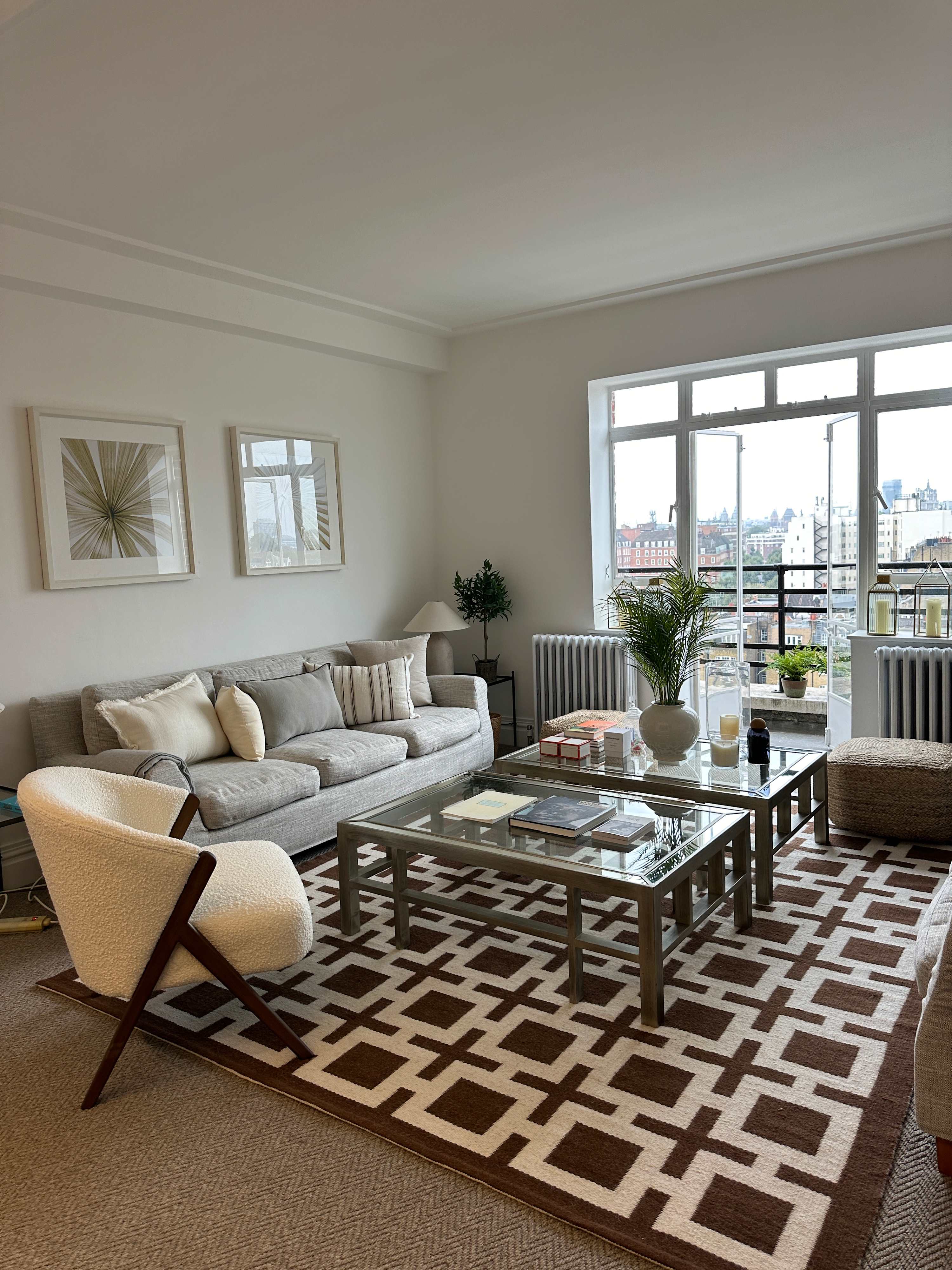 Large 1 Bedroom Apartment - Chelsea - Picture 1