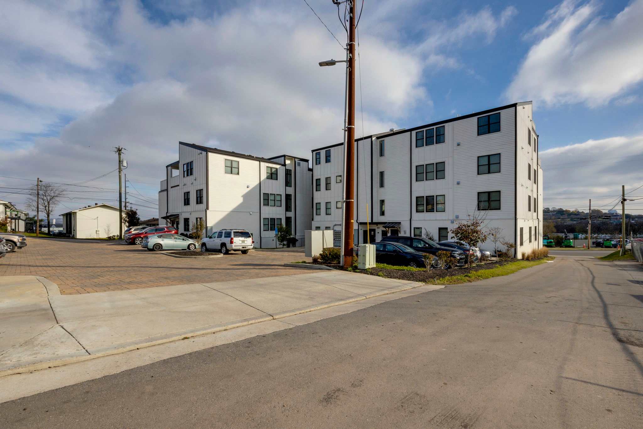 Broadway Stay • 2BR in The Nations • Breweries