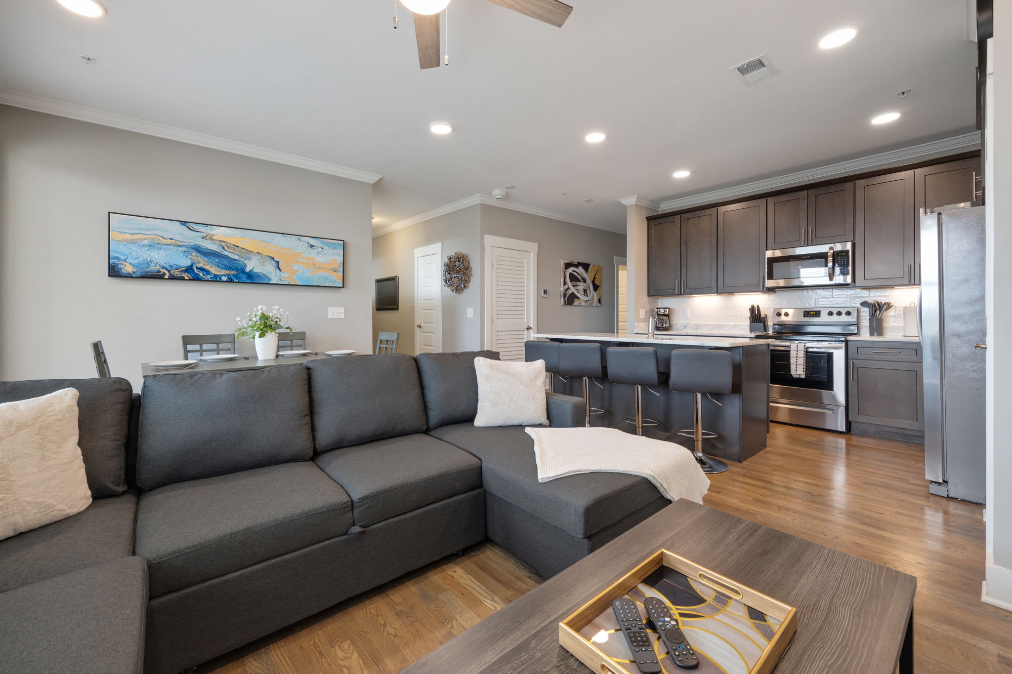Broadway Stay • 2BR in The Nations • Breweries