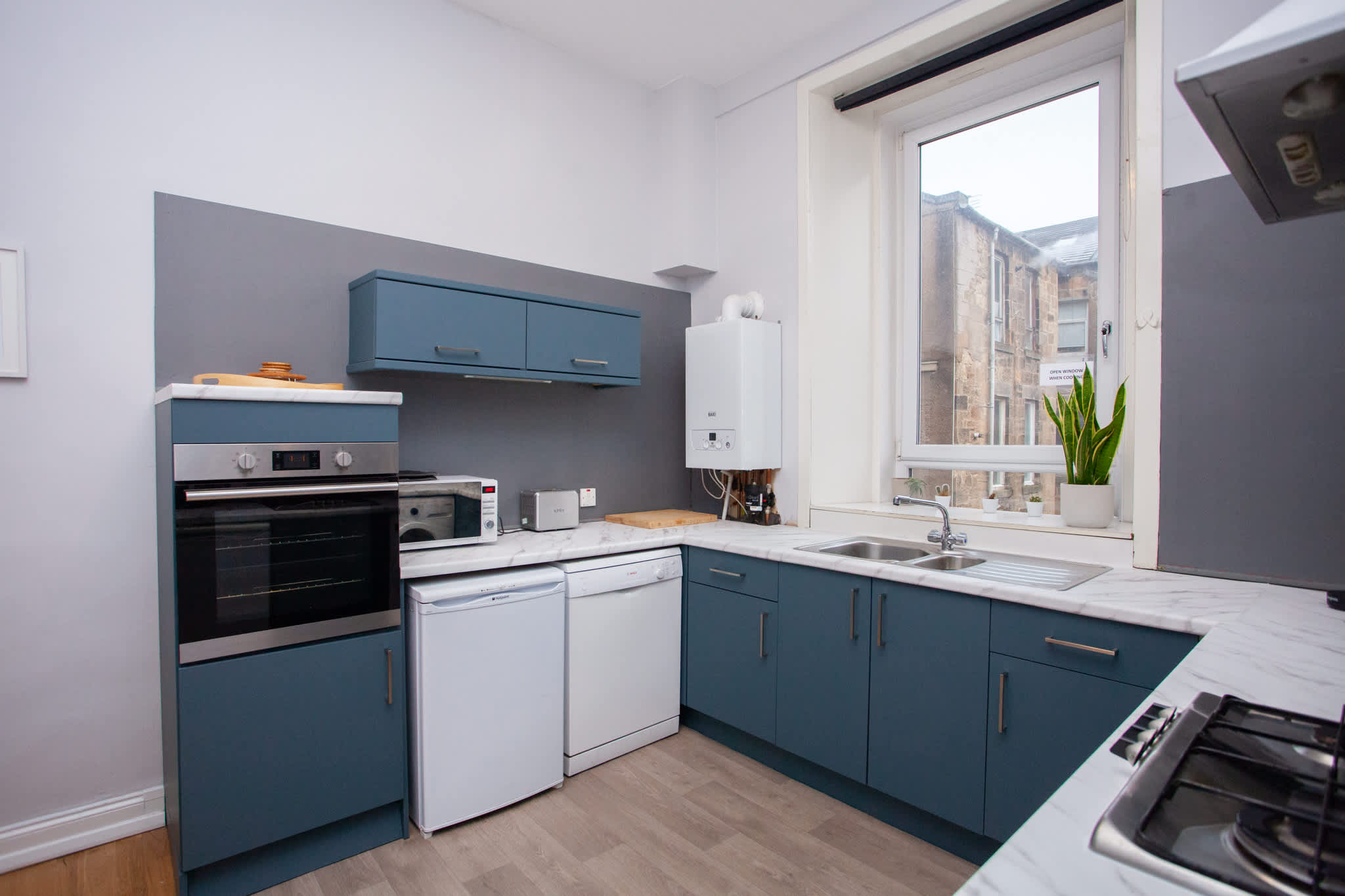 Bright and Spacious Flat in Trendy Finnieston in 964 Sauchiehall Street G3 7TH - Property image 47 - VivreStays