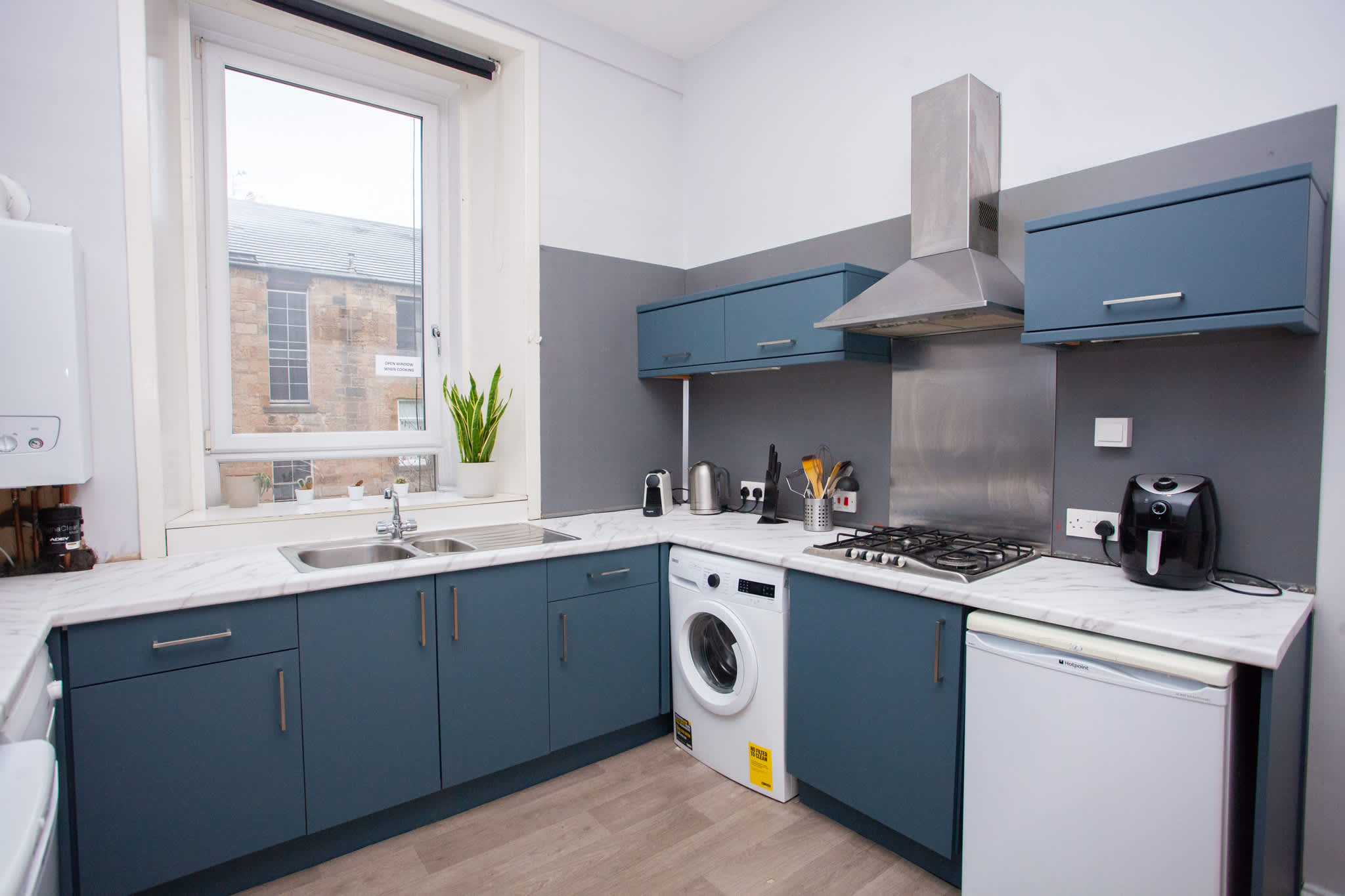 Bright and Spacious Flat in Trendy Finnieston in 964 Sauchiehall Street G3 7TH - Property image 45 - VivreStays