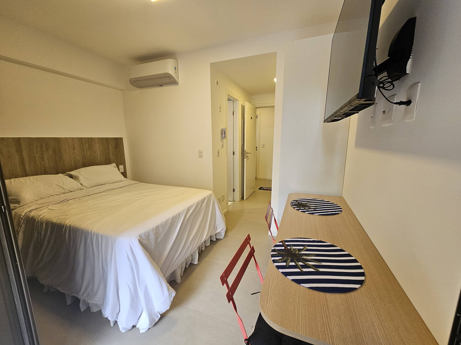 Cozy Studio w Balcony & Pool in Carnival's Heart - SSA009