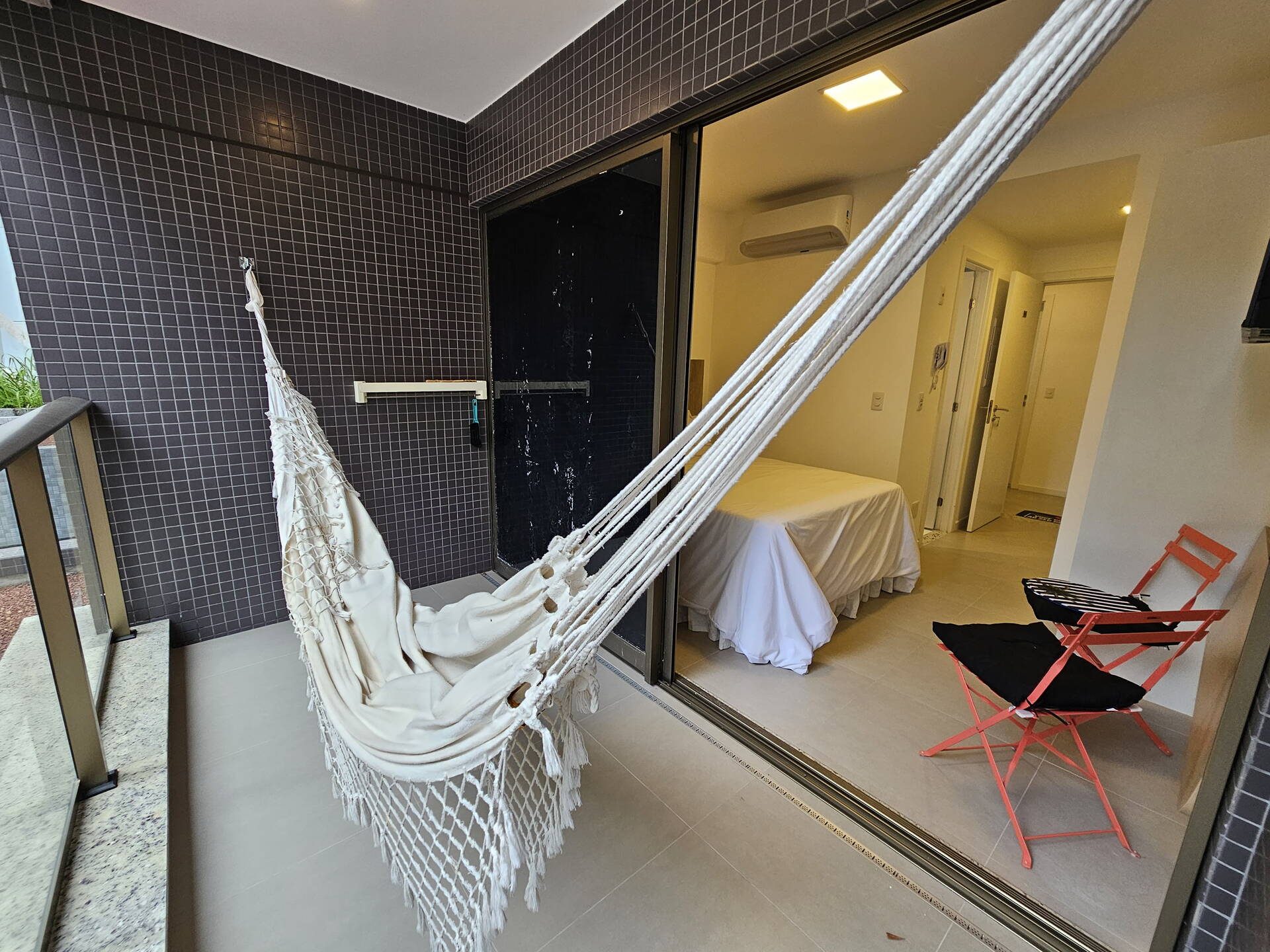 Cozy Studio w Balcony & Pool in Carnival's Heart - SSA009