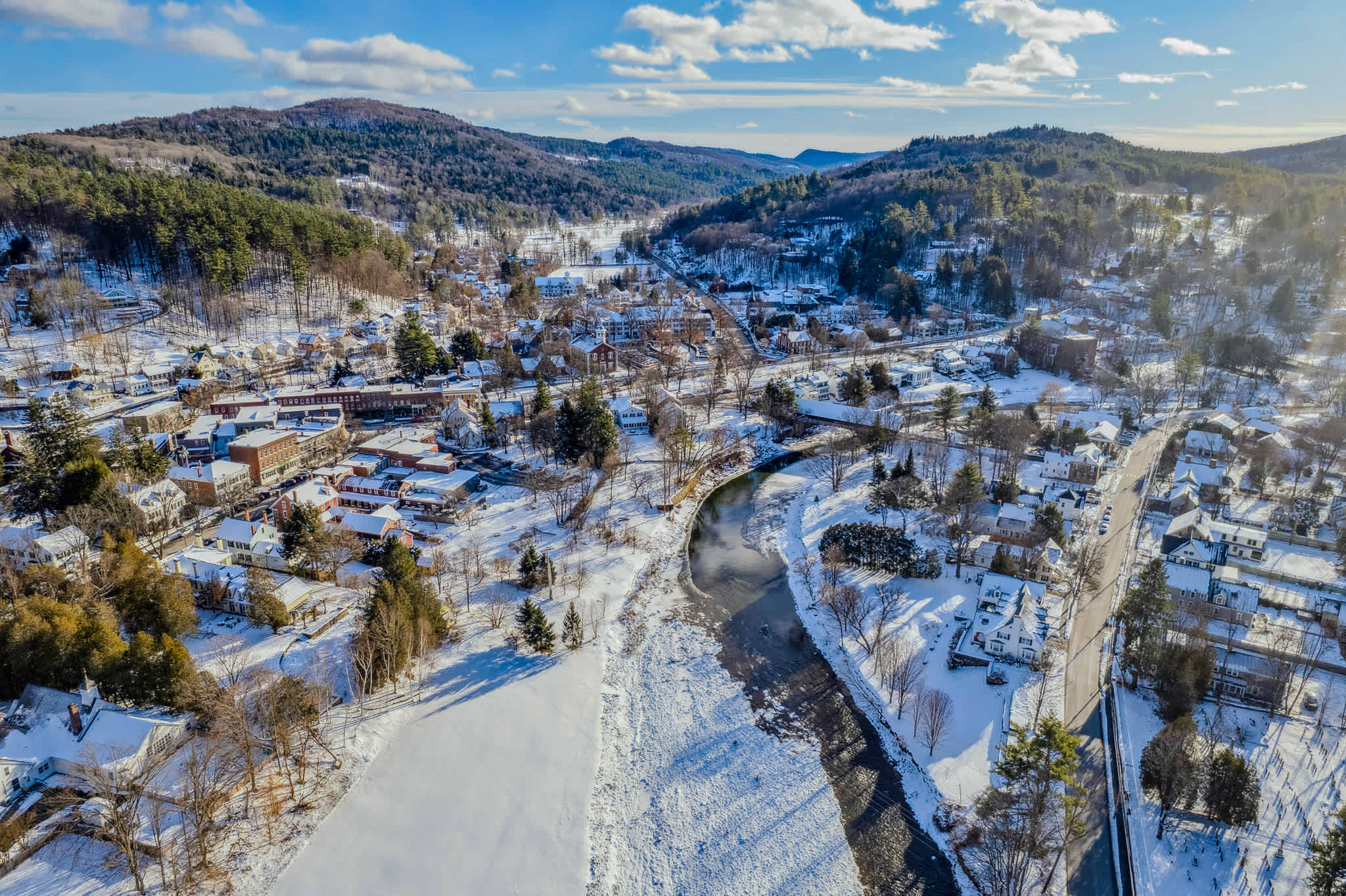 Charming Riverfront Retreat in Heart of Woodstock