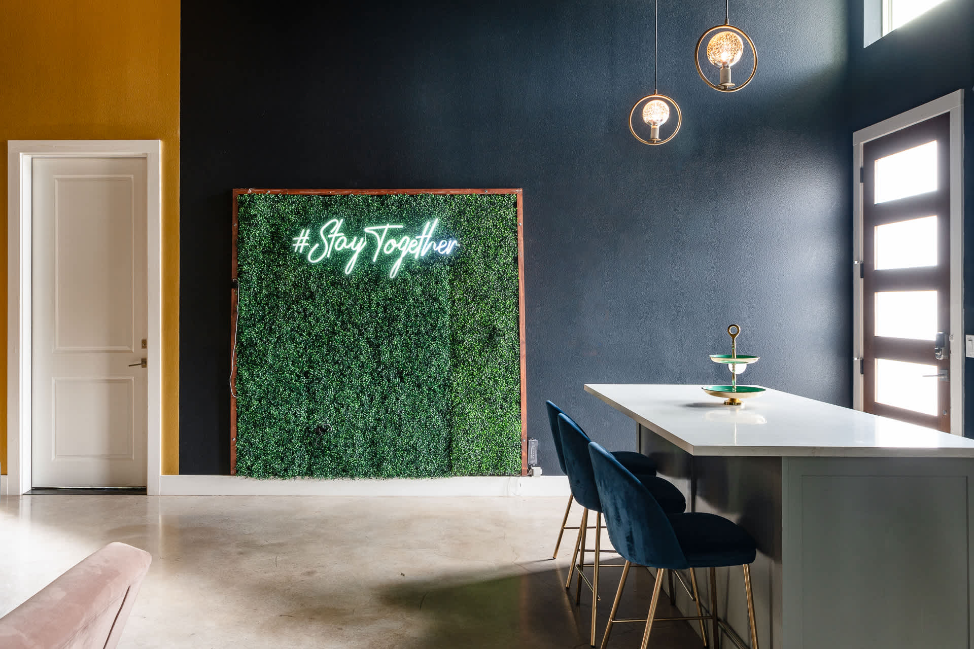 Plenty of selfie background opportunities