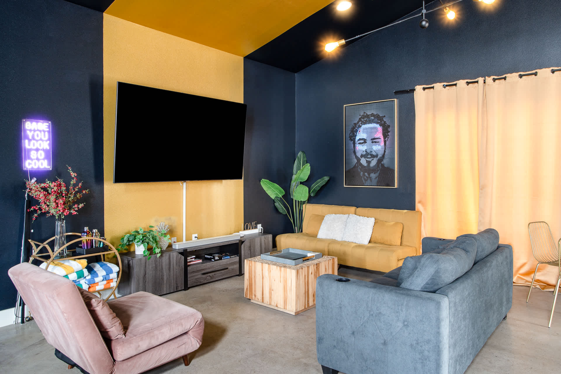 Stylish Home with Pool Hot Tub near Downtown 3