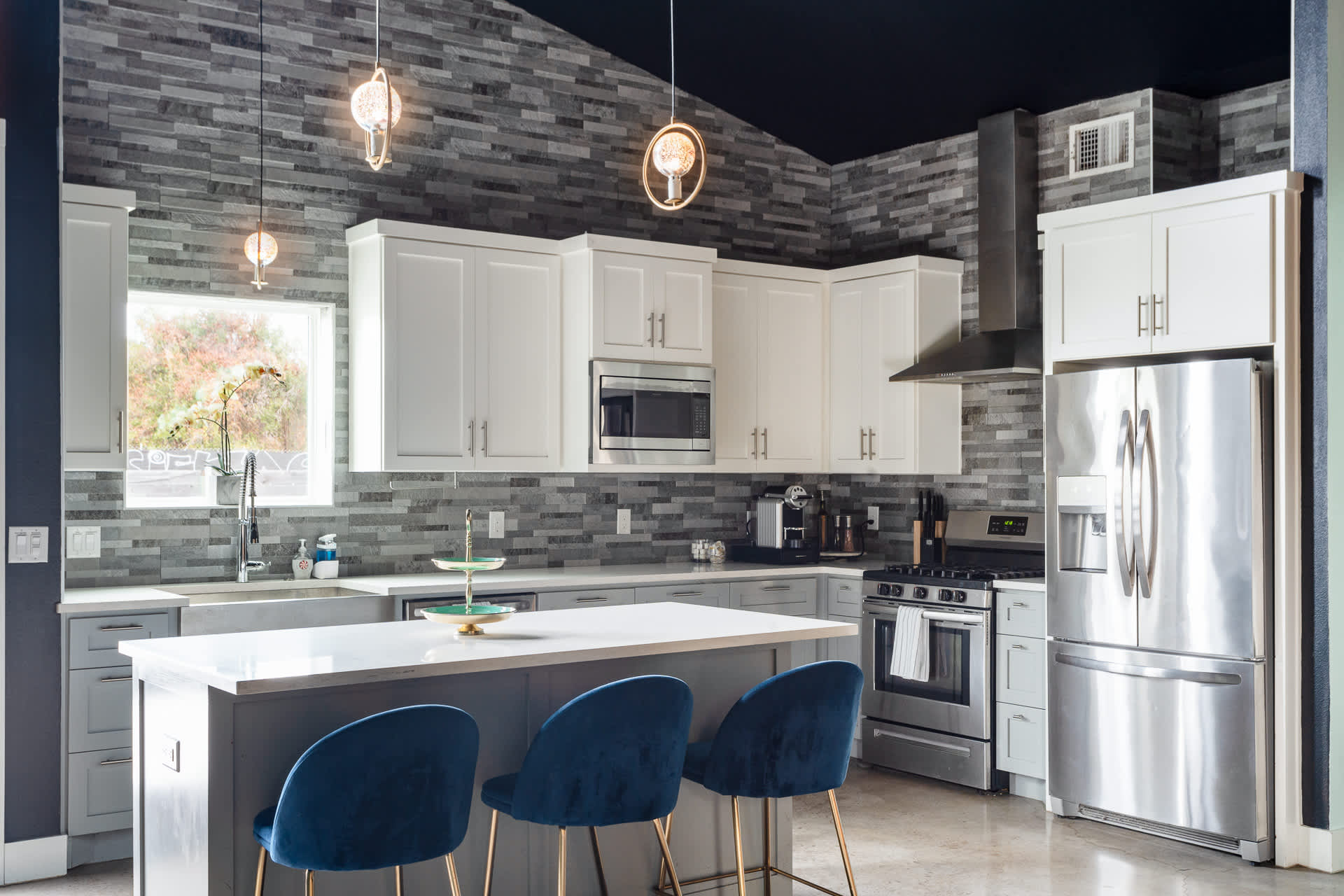 Stylish Home with Pool Hot Tub near Downtown 6