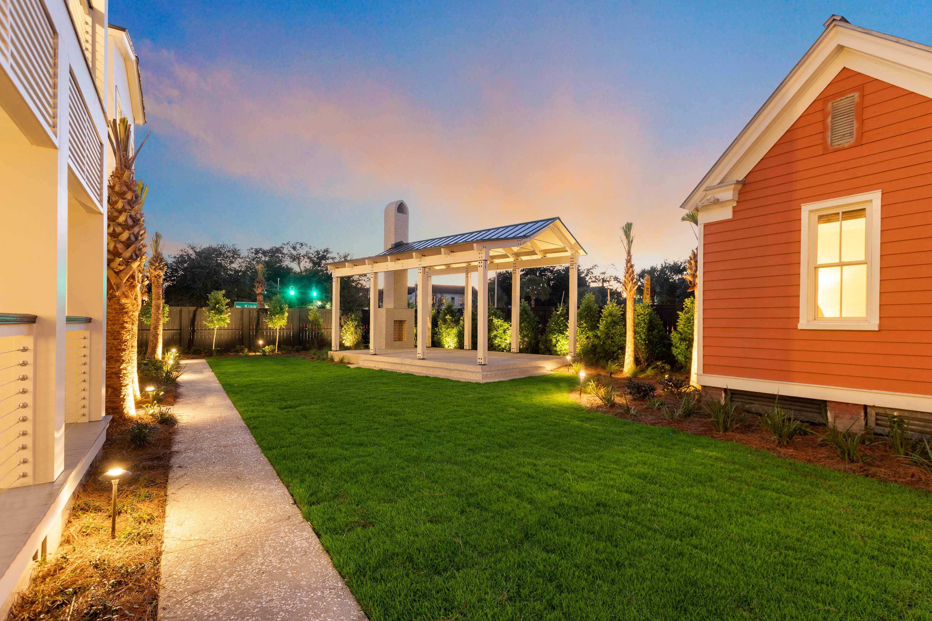Shared Outdoor Space! Feel free to to use the shared gazebo!