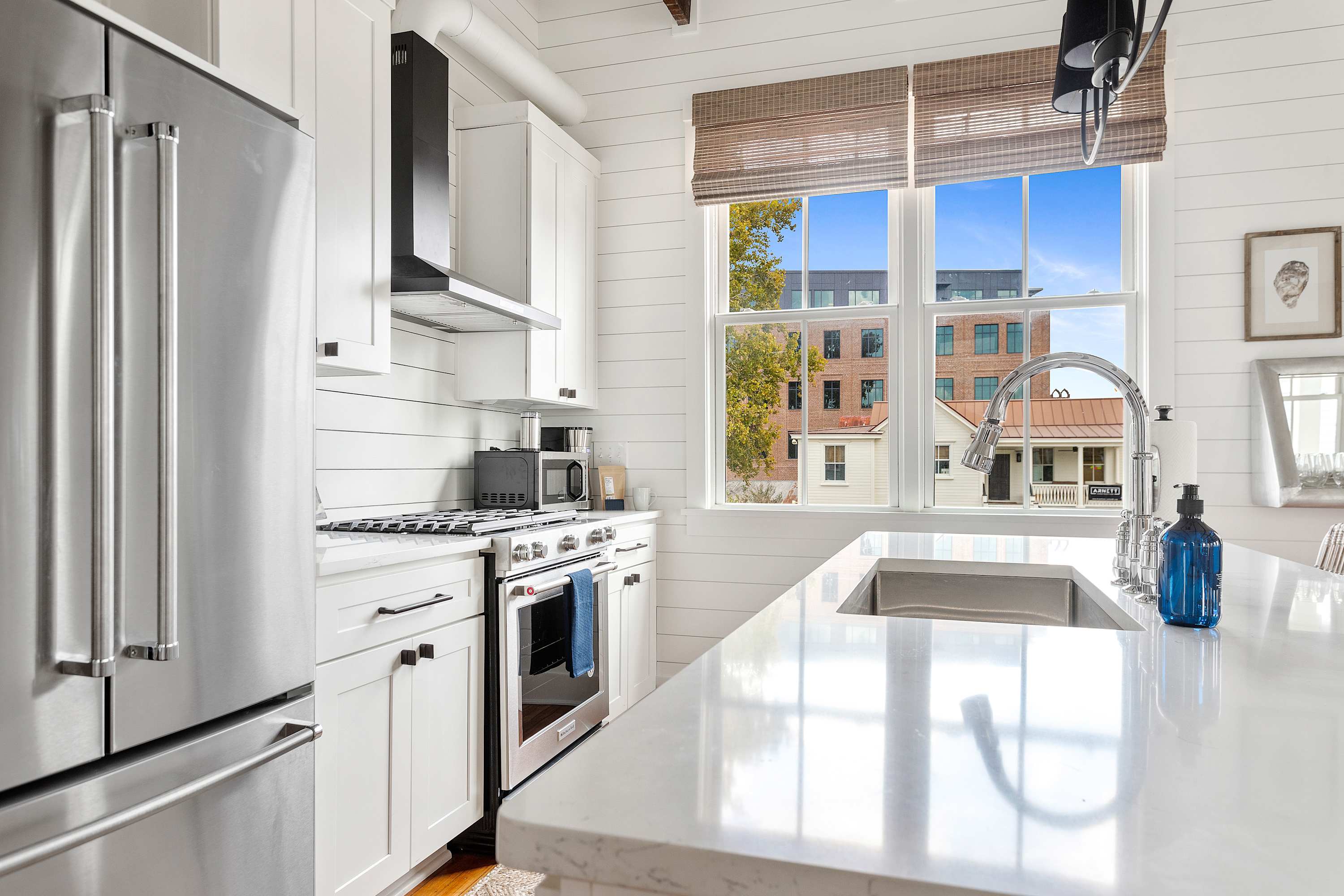 Fully equipped kitchen with everything you need to cook a meal!