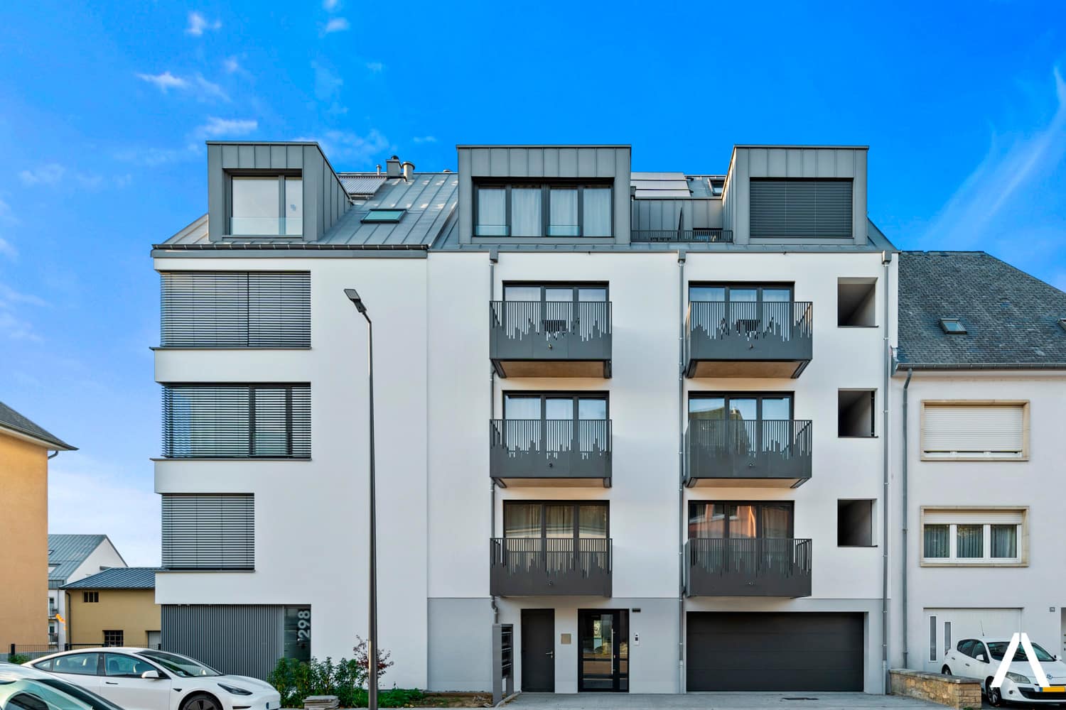 Building Exterior – Stylish building facade in the vibrant neighborhood of Cessange, offering easy access to local amenities.