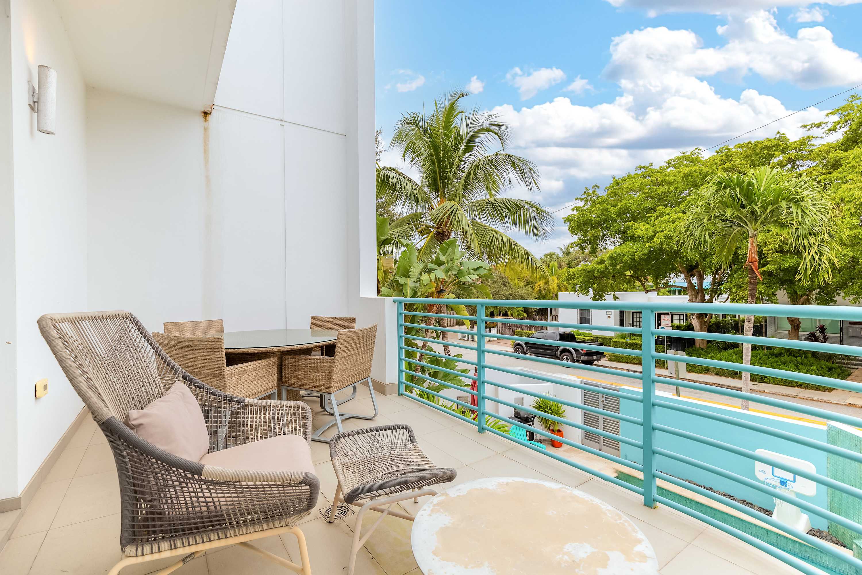 NEW 3-Story Townhome with Pool Room, Expansive Balcony seconds away from Las Olas - Picture 32