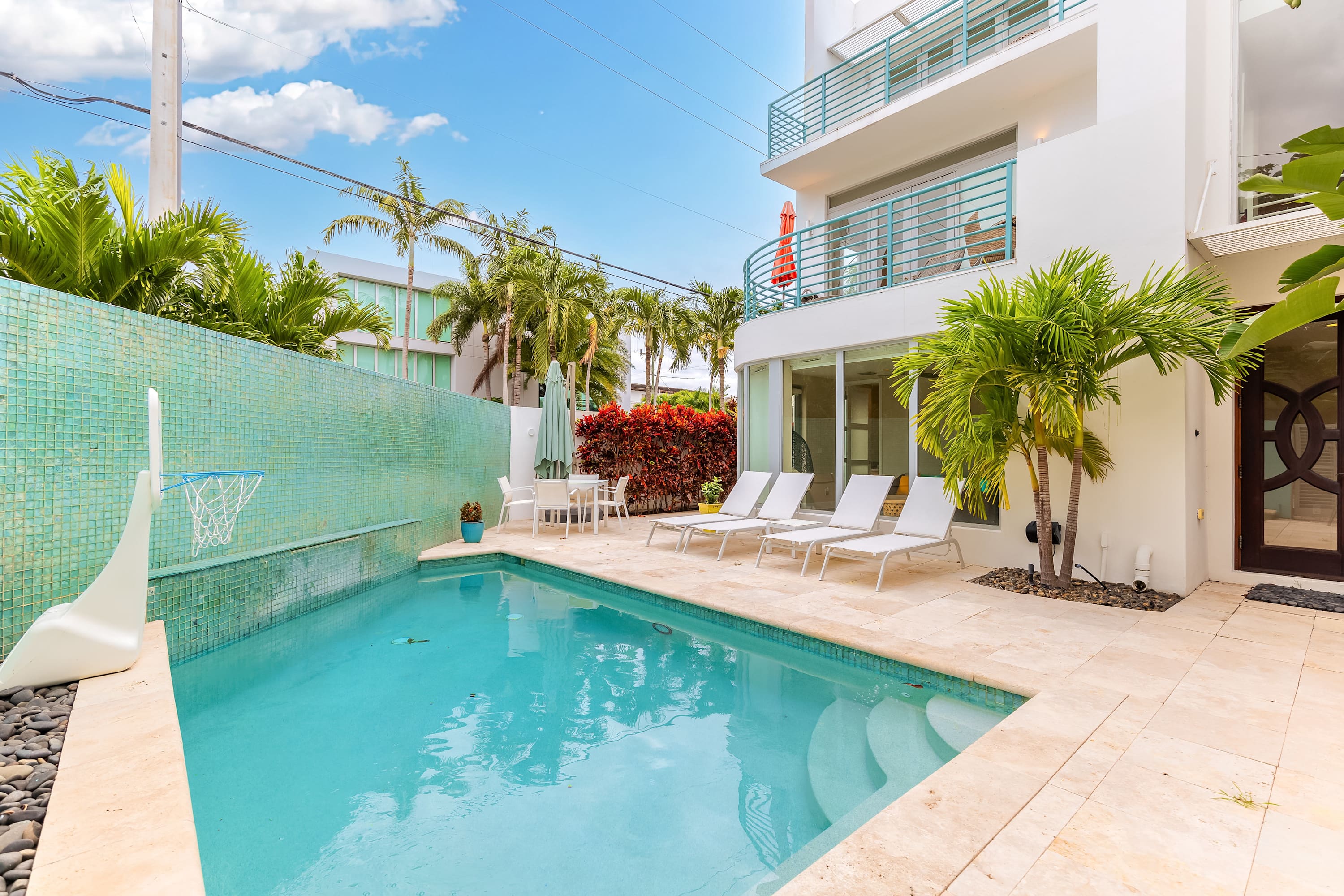 NEW 3-Story Townhome with Pool Room, Expansive Balcony seconds away from Las Olas - Picture 5