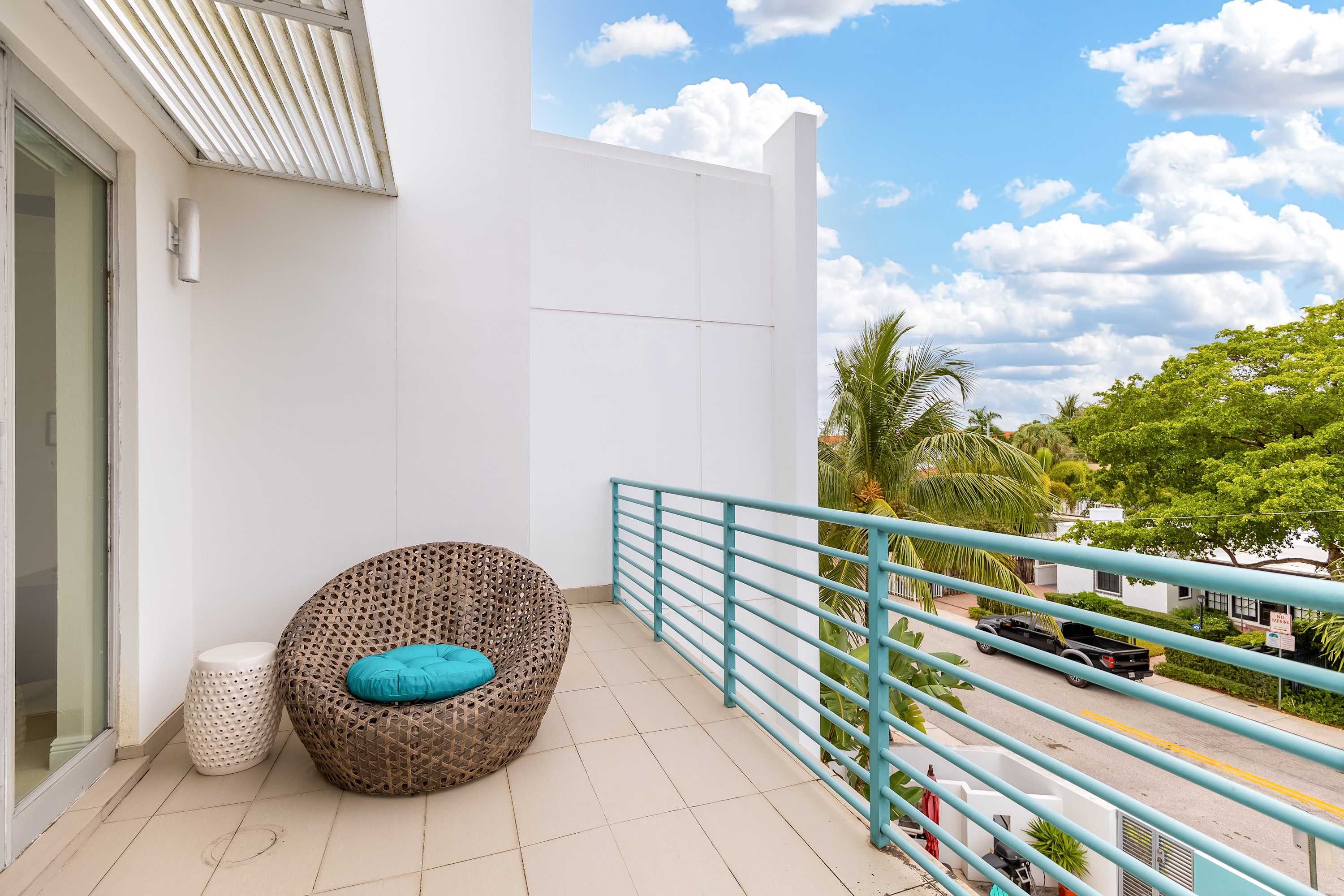 NEW 3-Story Townhome with Pool Room, Expansive Balcony seconds away from Las Olas - Picture 45