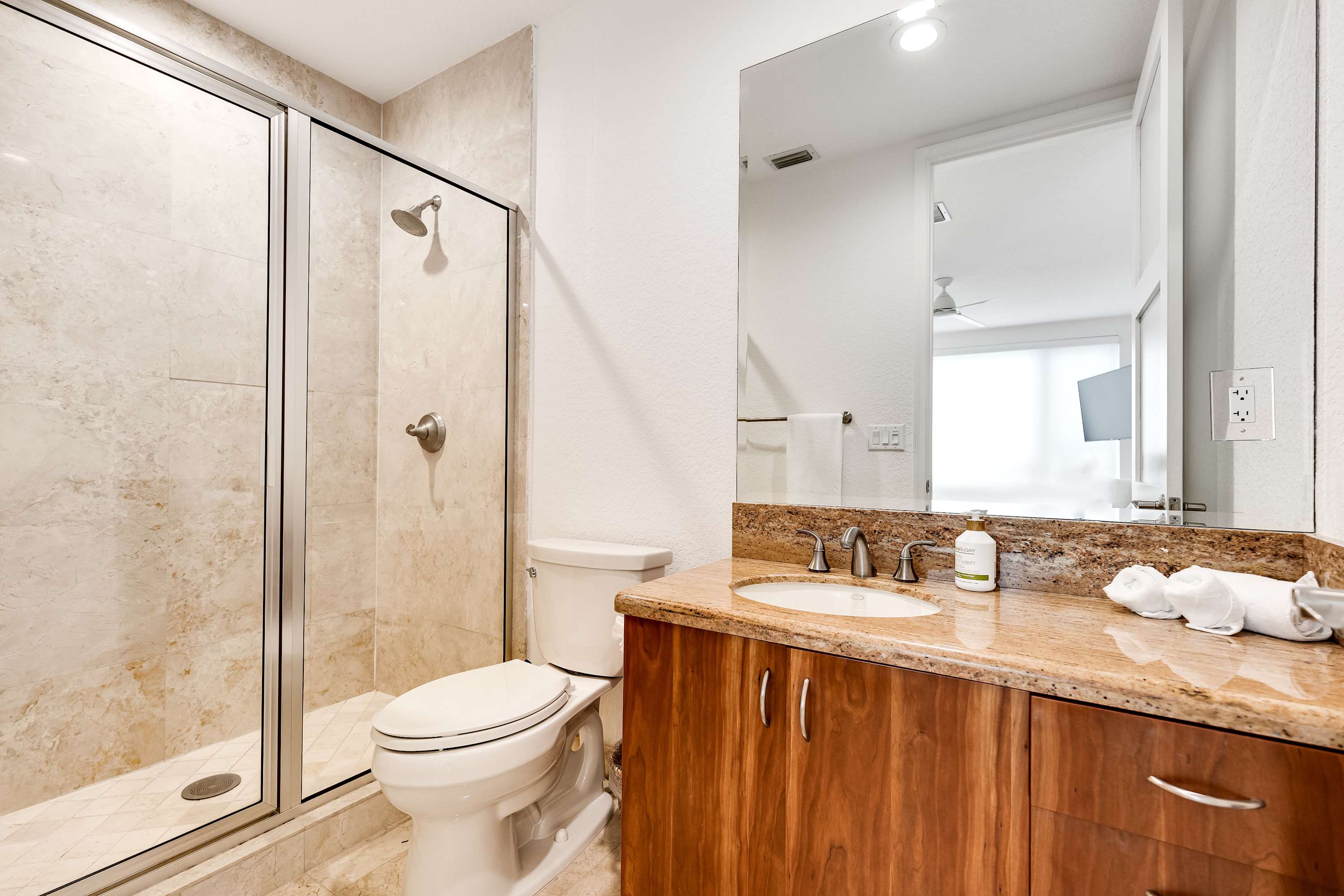NEW 3-Story Townhome with Pool Room, Expansive Balcony seconds away from Las Olas - Picture 15