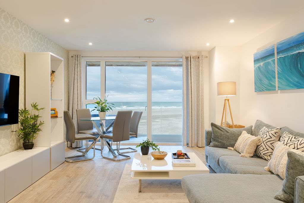 Beautiful beach front apartment — Perranporth, England — vacation rental