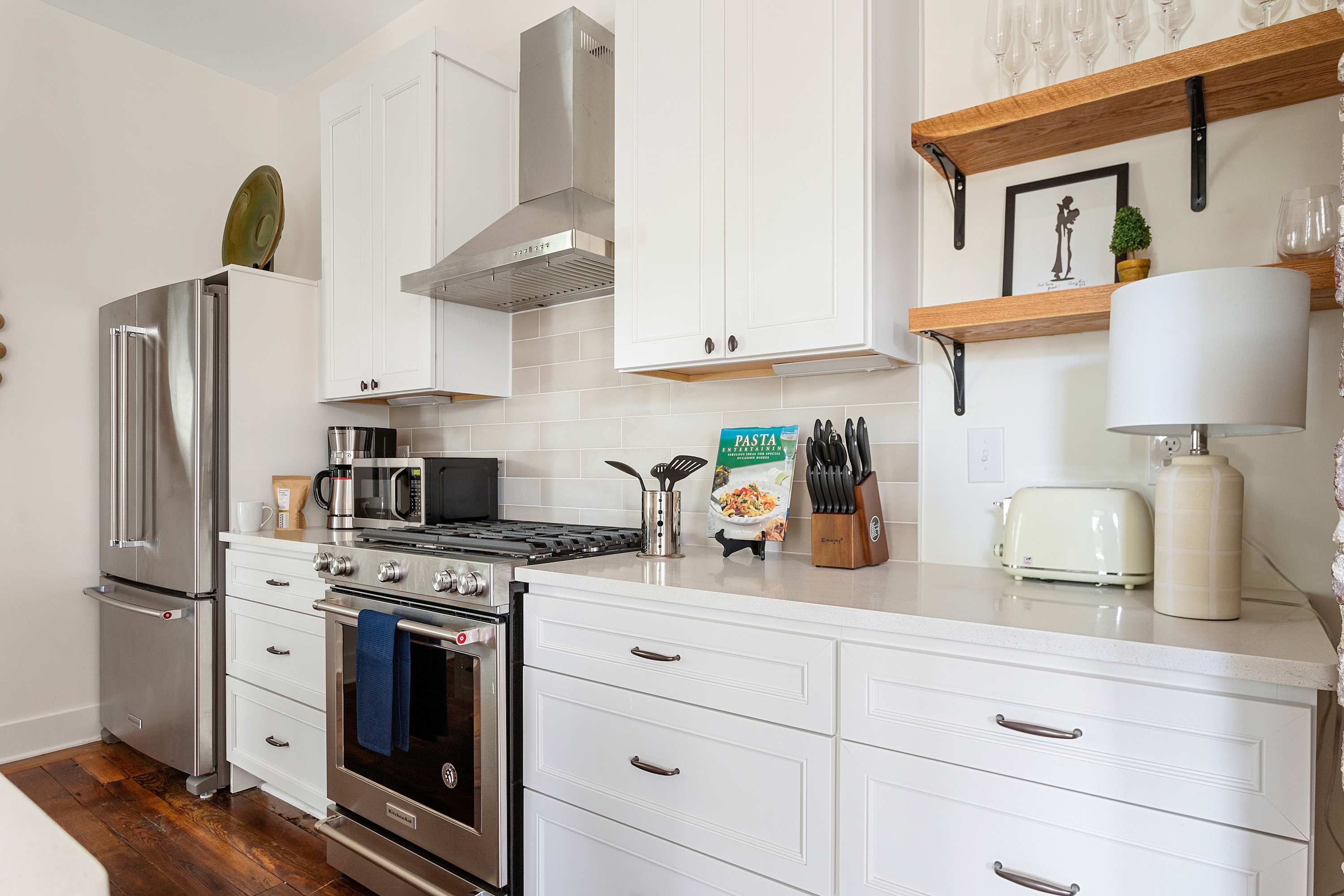 Fully equipped kitchen with everything you need to cook a meal!