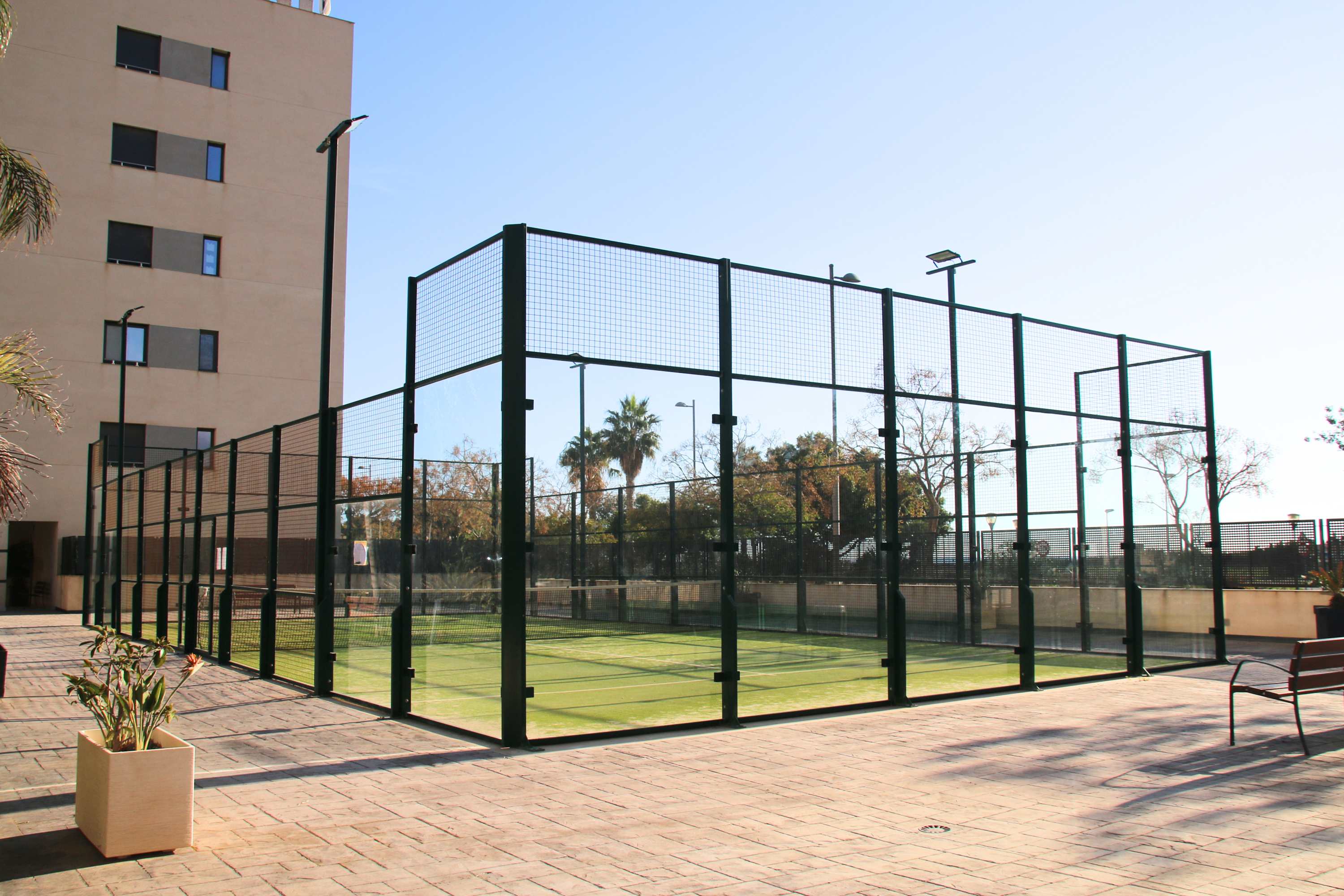 Beautiful apartment with pool and gardens