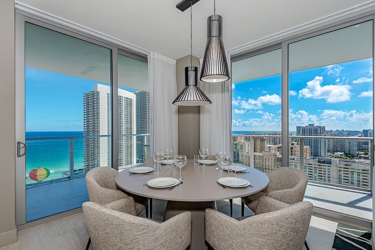 Miami Escape: Views & Amenities - Picture 1