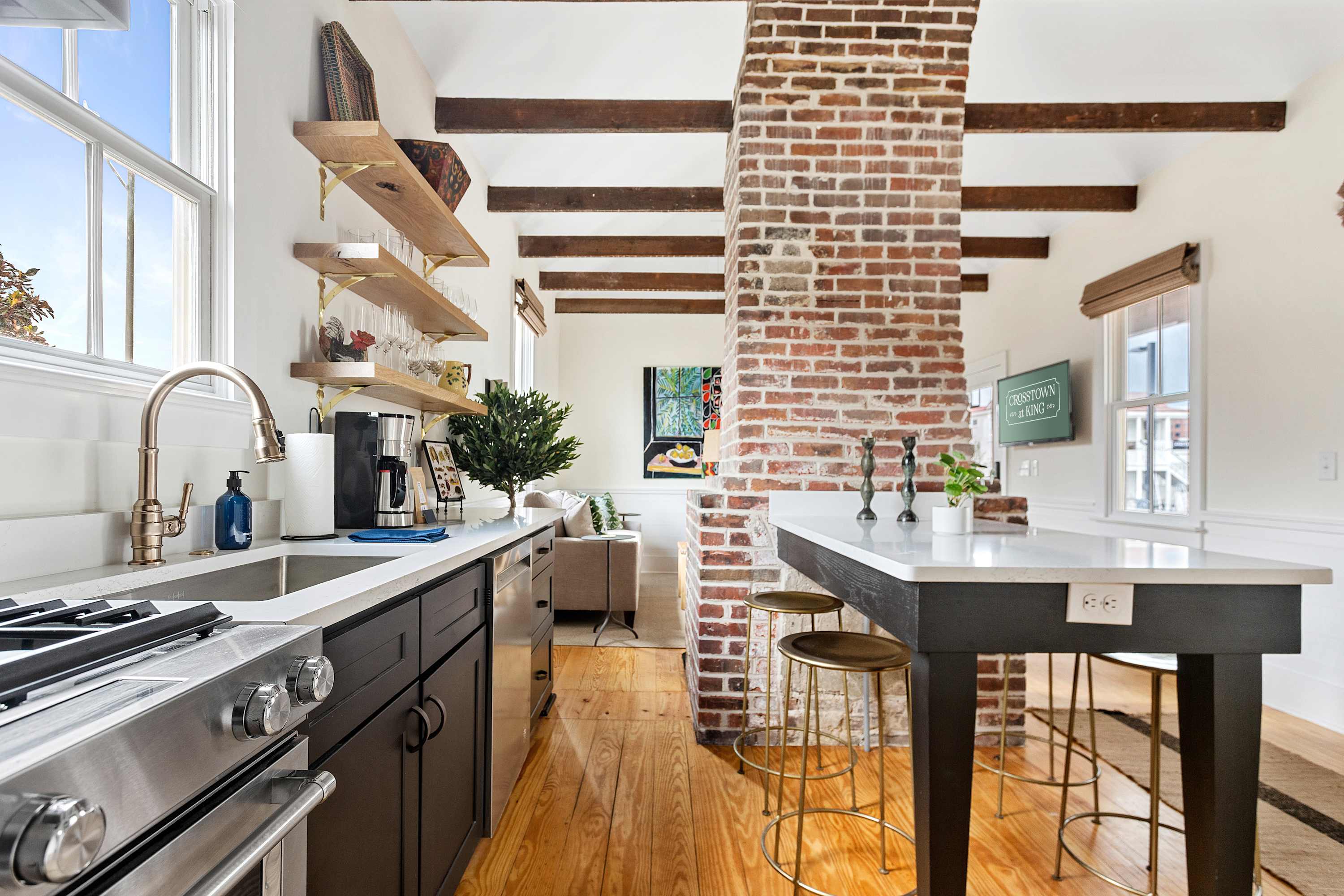 Fully equipped kitchen with everything you need to cook a meal plus dining for 4!