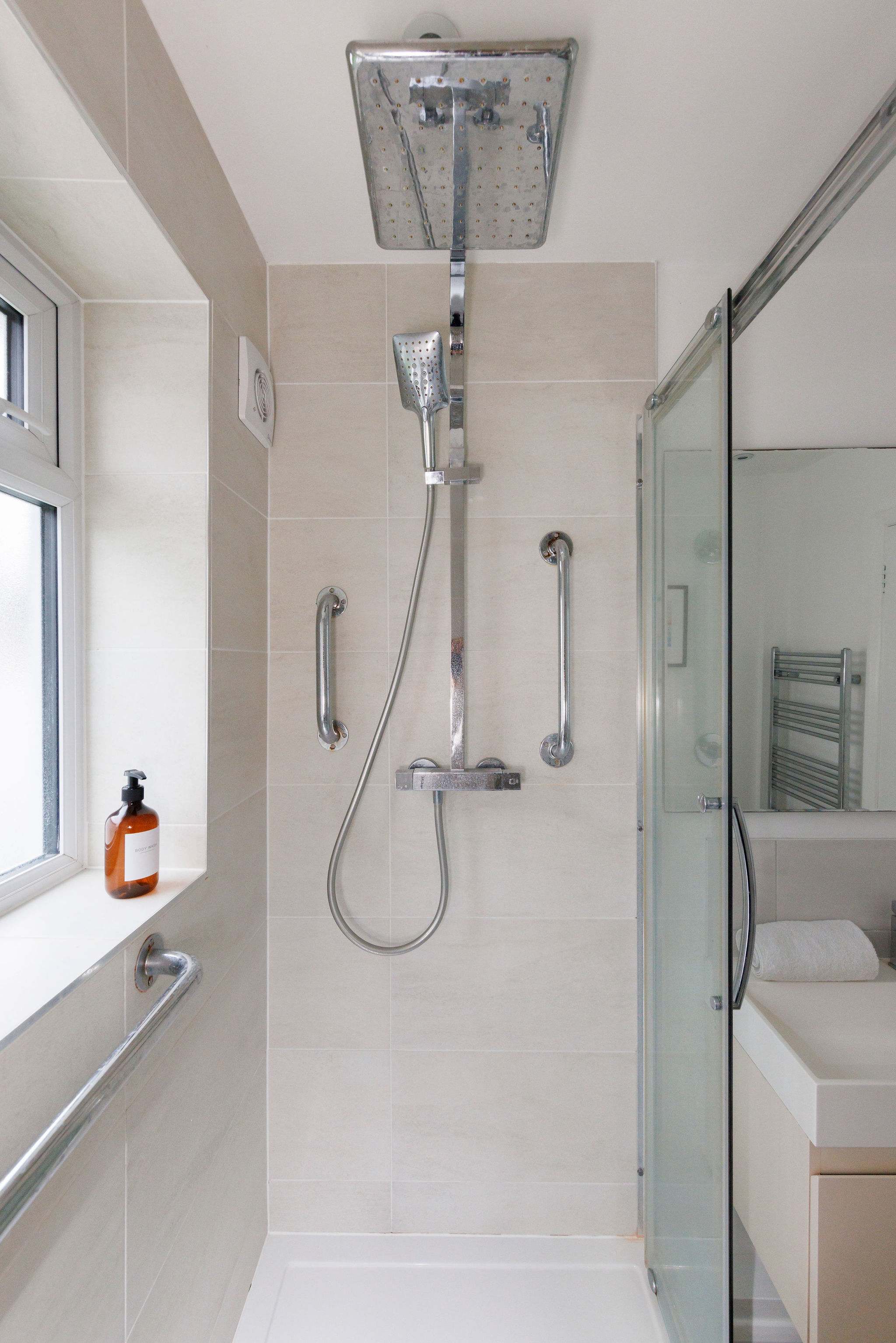 Freshen up after a day at the beach or before heading out in the evening to one of the local restaurants.