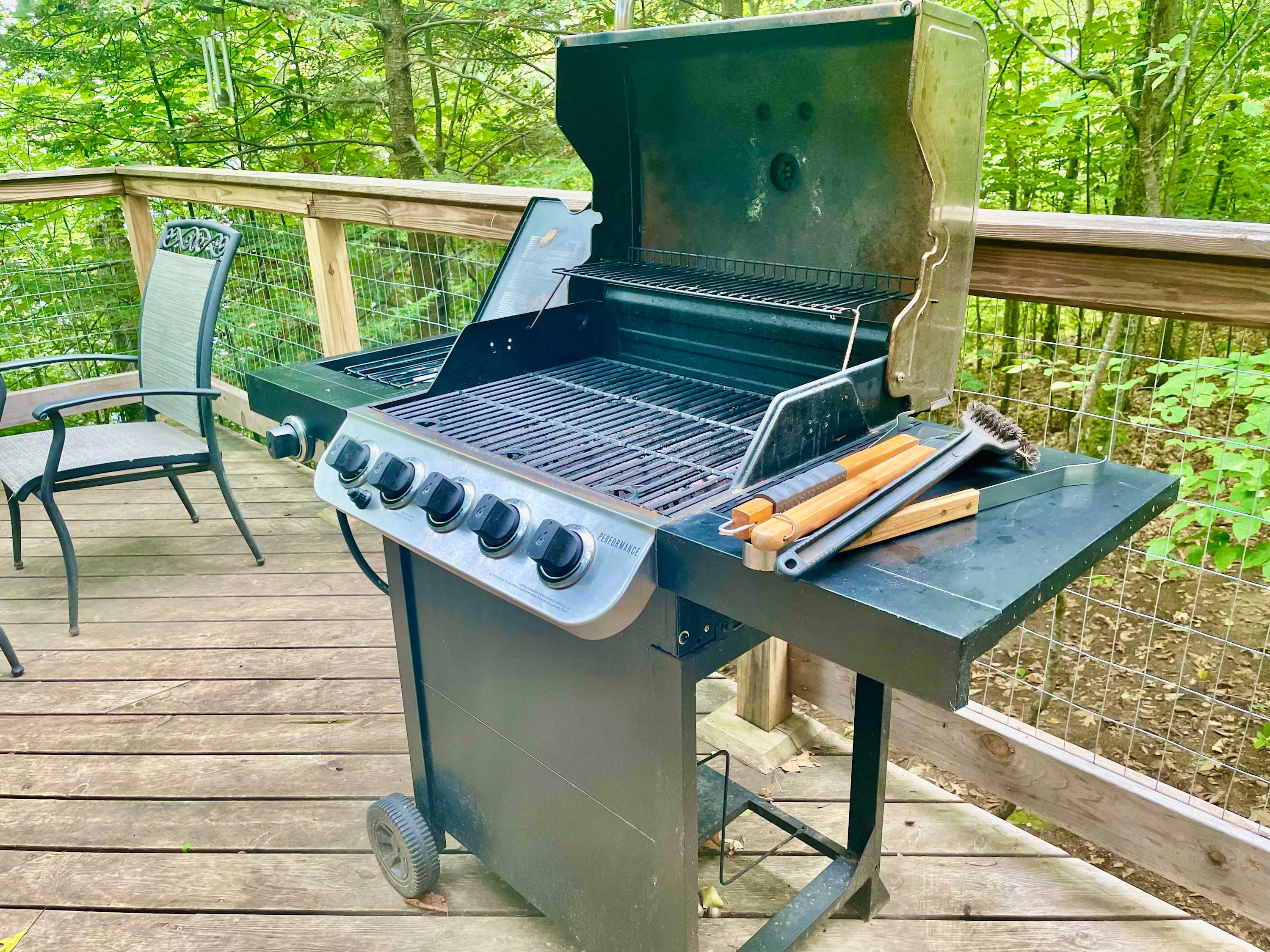 Indoor and outdoor cooking options.