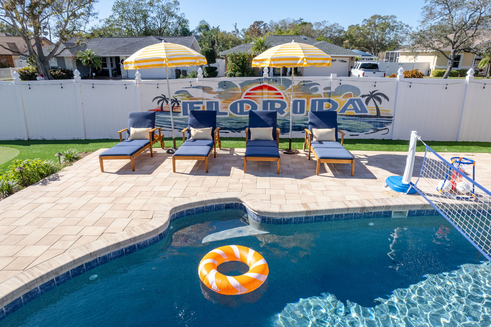 5 Br Tiki Bar Retreat~Pool~Hot Tub~Putt Putt~Games