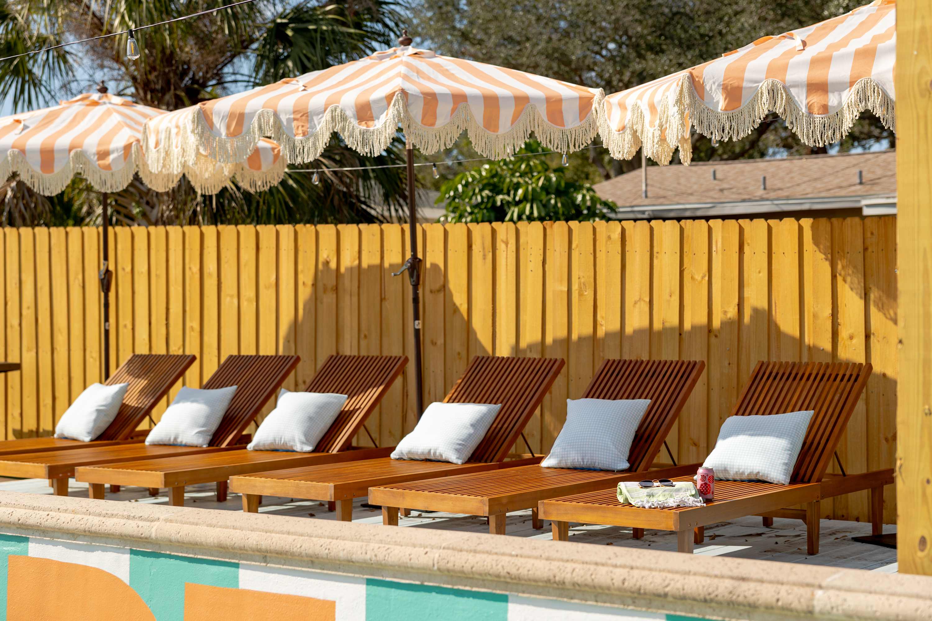 Villa w/pool, game room & putting green