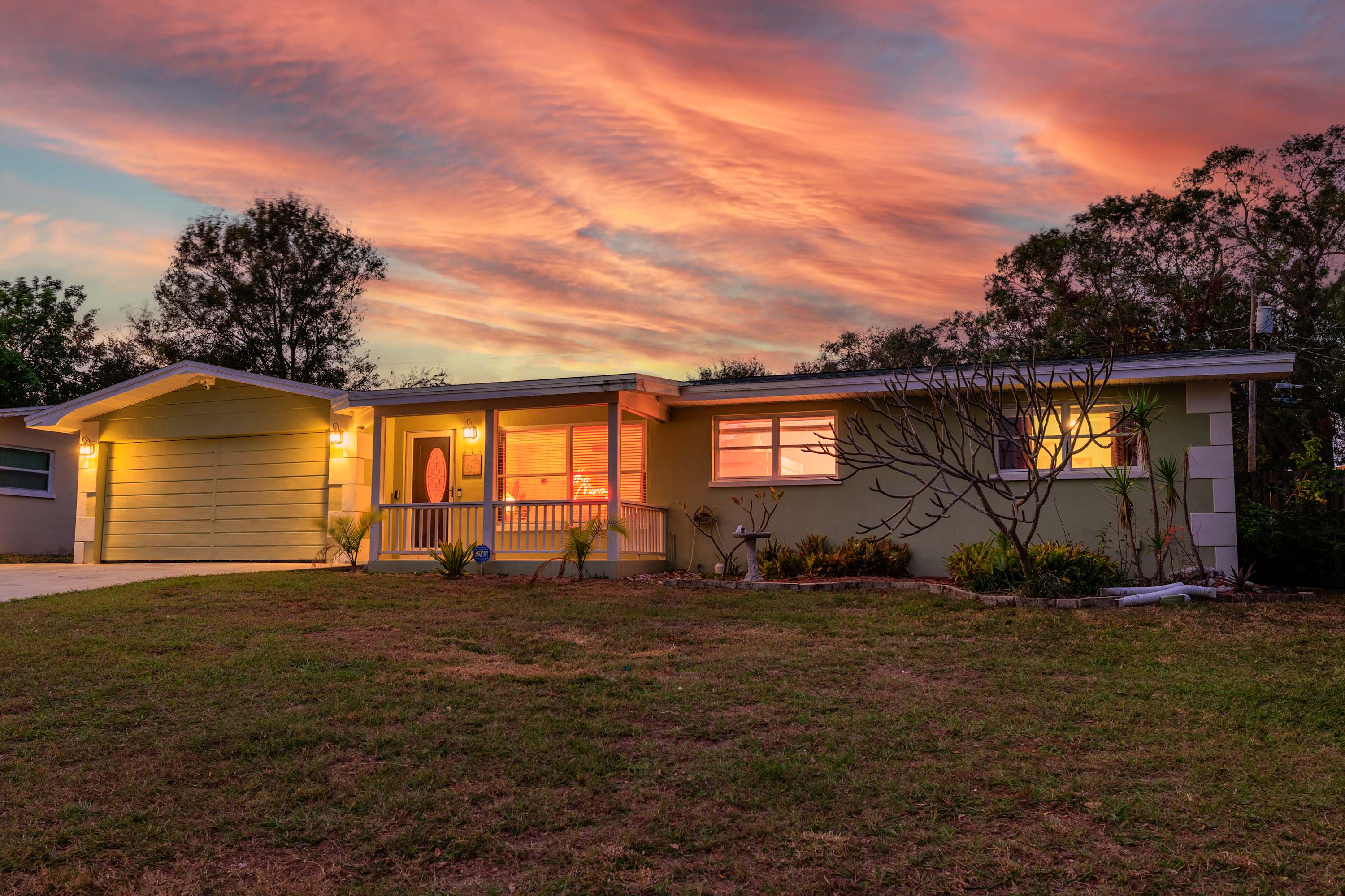 Villa w/pool, game room & putting green
