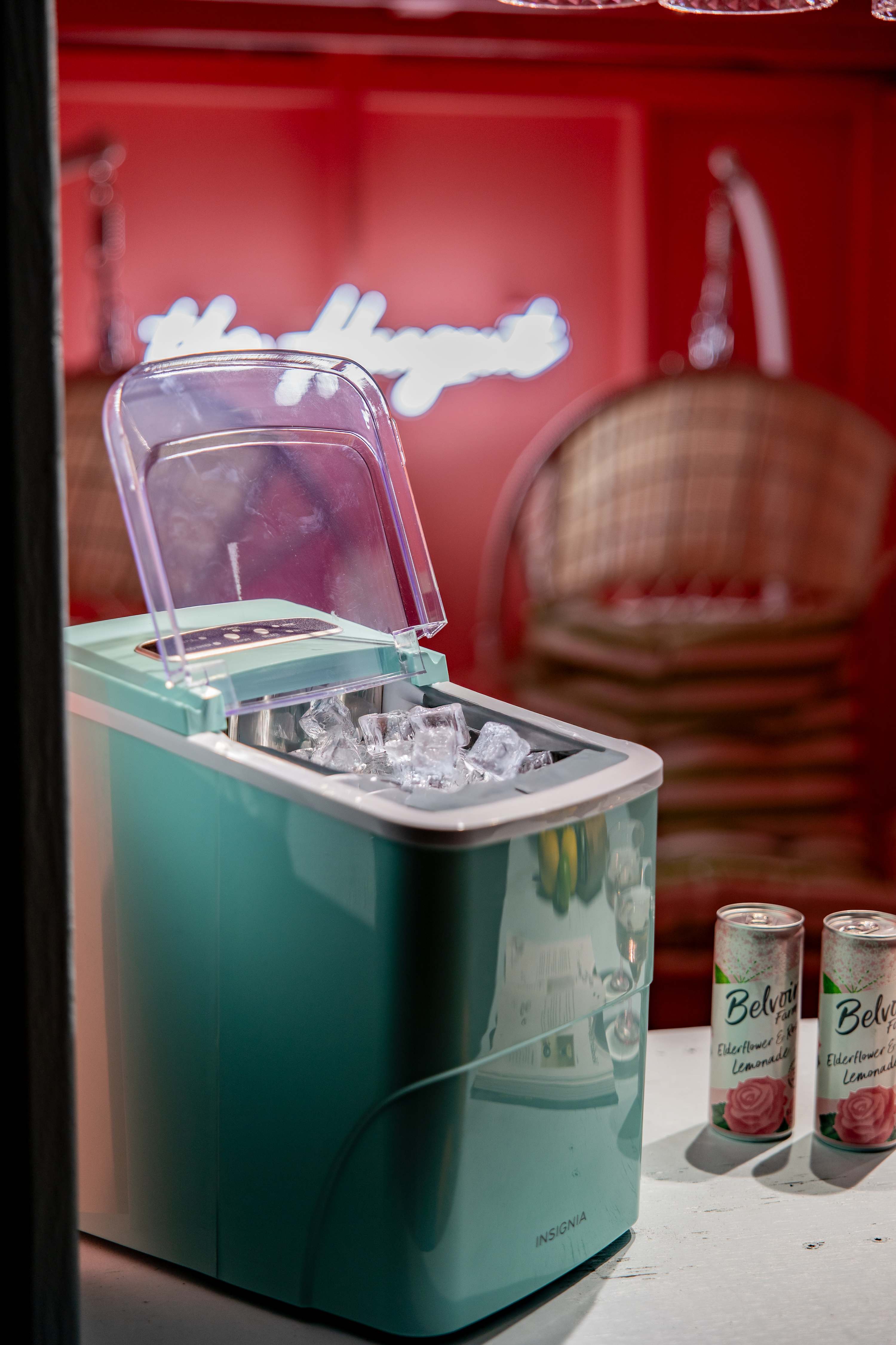 Villa w/pool, game room & putting green