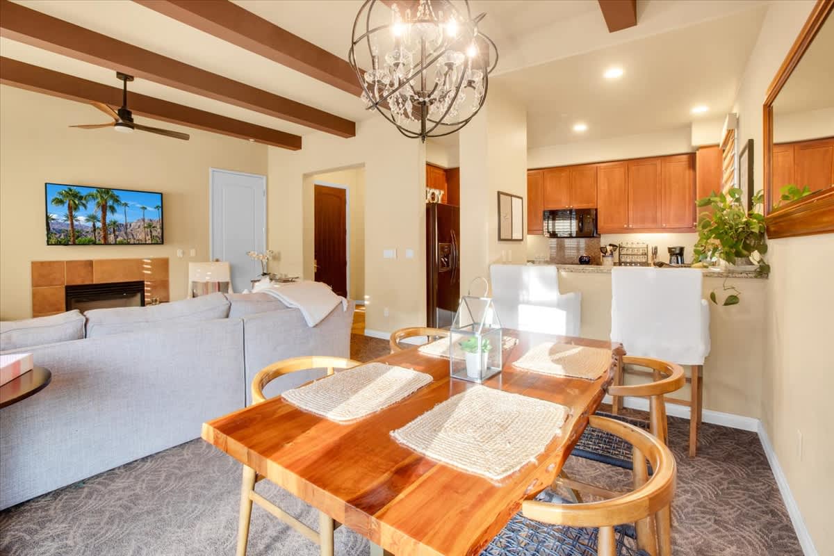 Beautiful 2 Bedroom Villa with Great Views! - Photo 2