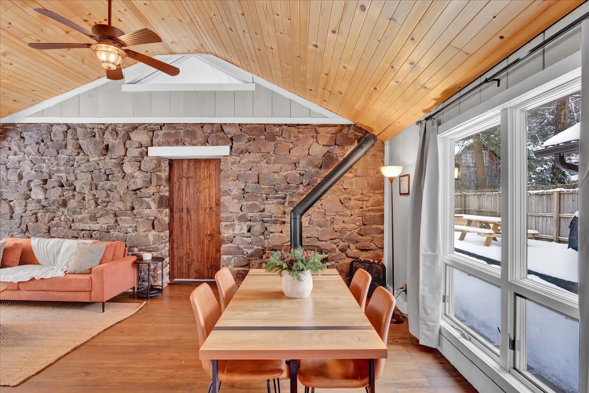Pocono Pines Stone Cabin | Central to Attractions — Pocono Pines, PA — vacation rental