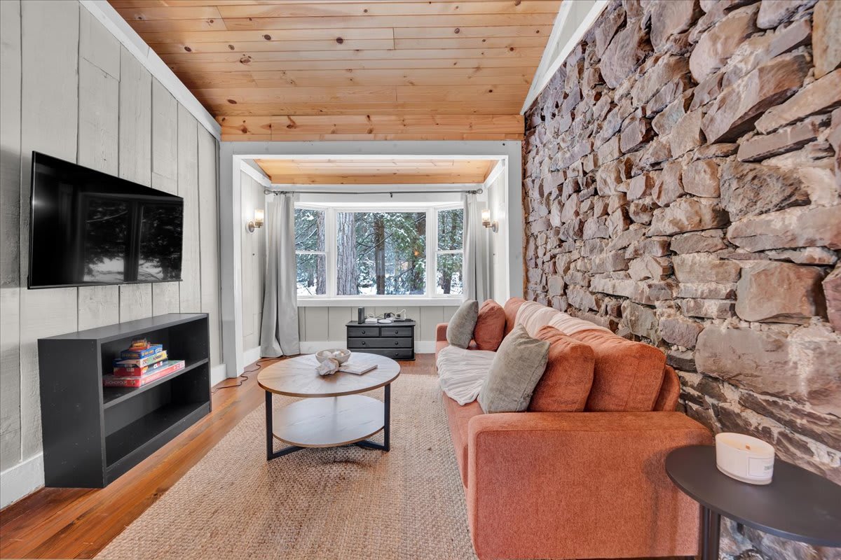 Pocono Pines Stone Cabin | Central to Attractions