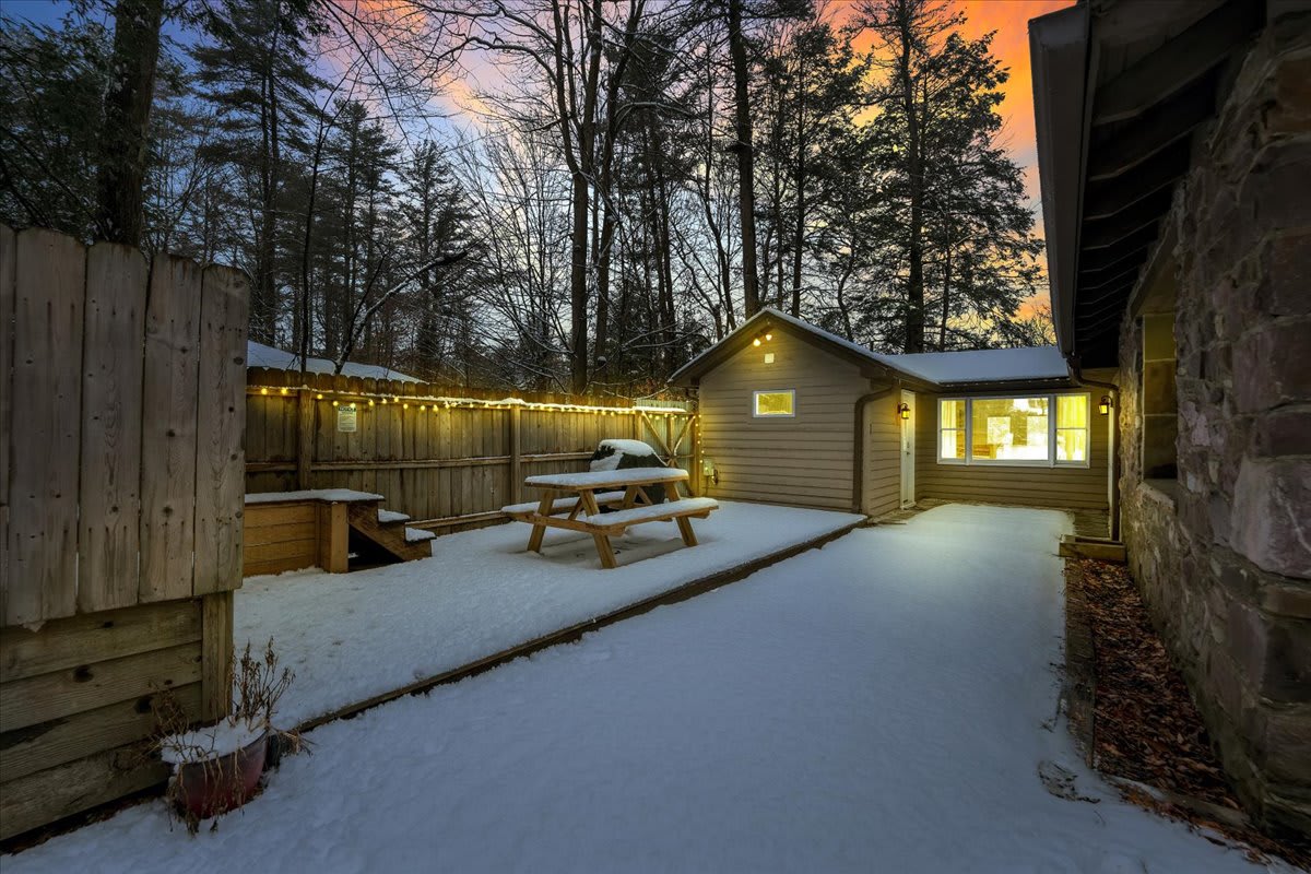Pocono Pines Stone Cabin | Central to Attractions