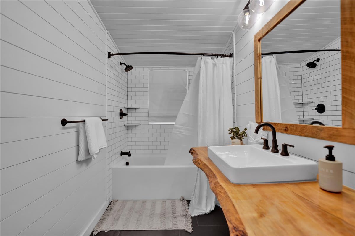 Pocono Pines Stone Cabin | Central to Attractions