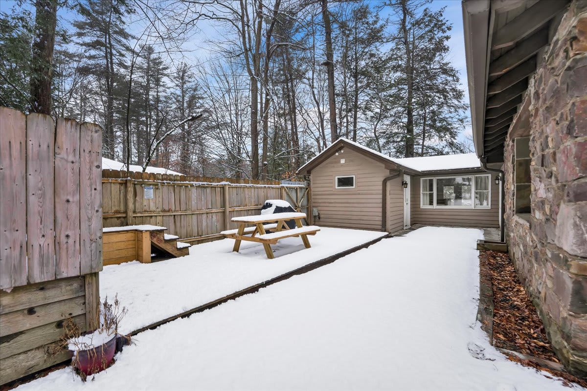 Pocono Pines Stone Cabin | Central to Attractions