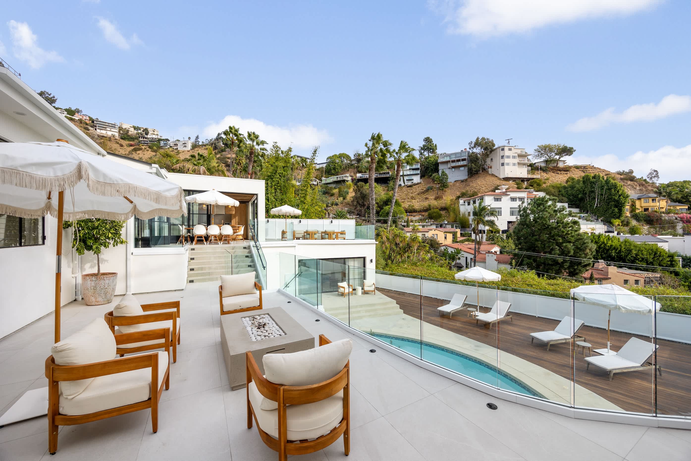 Chic outdoor living, perfect for every occasion.
