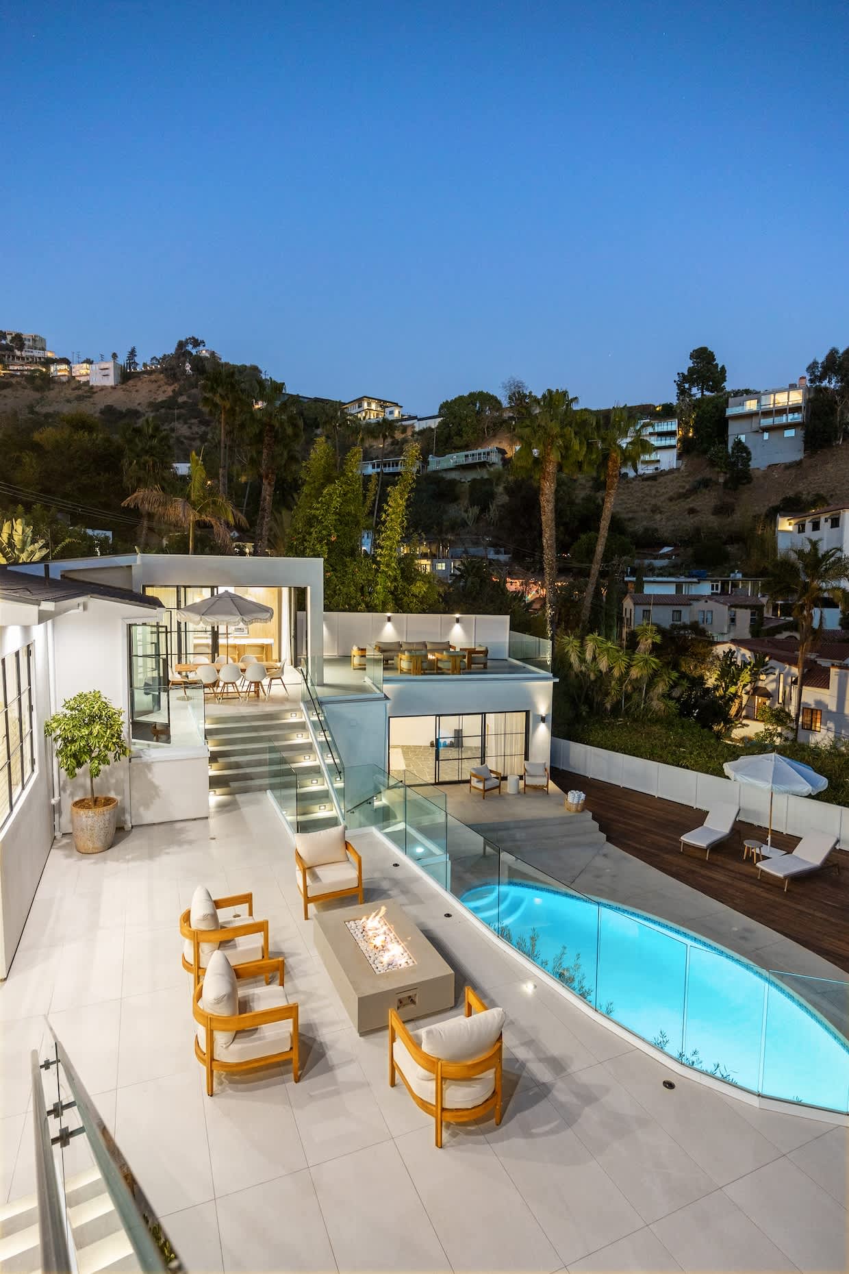 Designed for evenings of elegance, with views that never fade