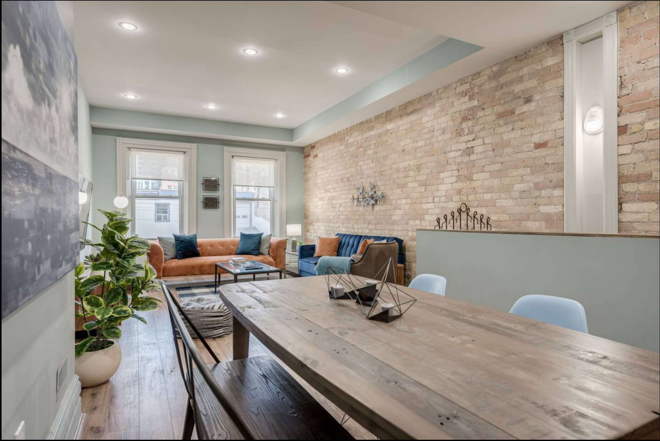 Spacious Group-layout Dining Area