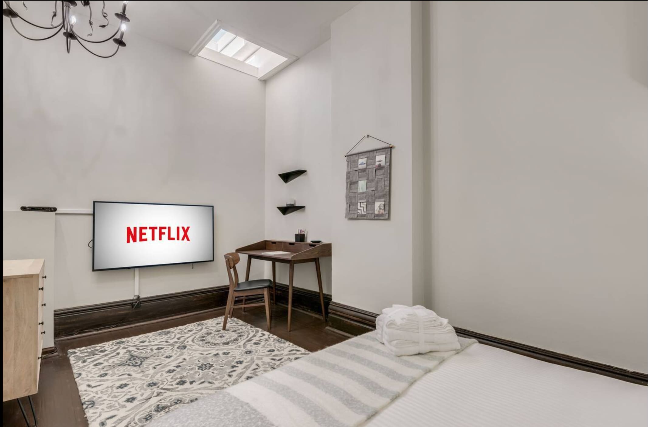 Double Bedroom Suite with Smart TV and Workspace