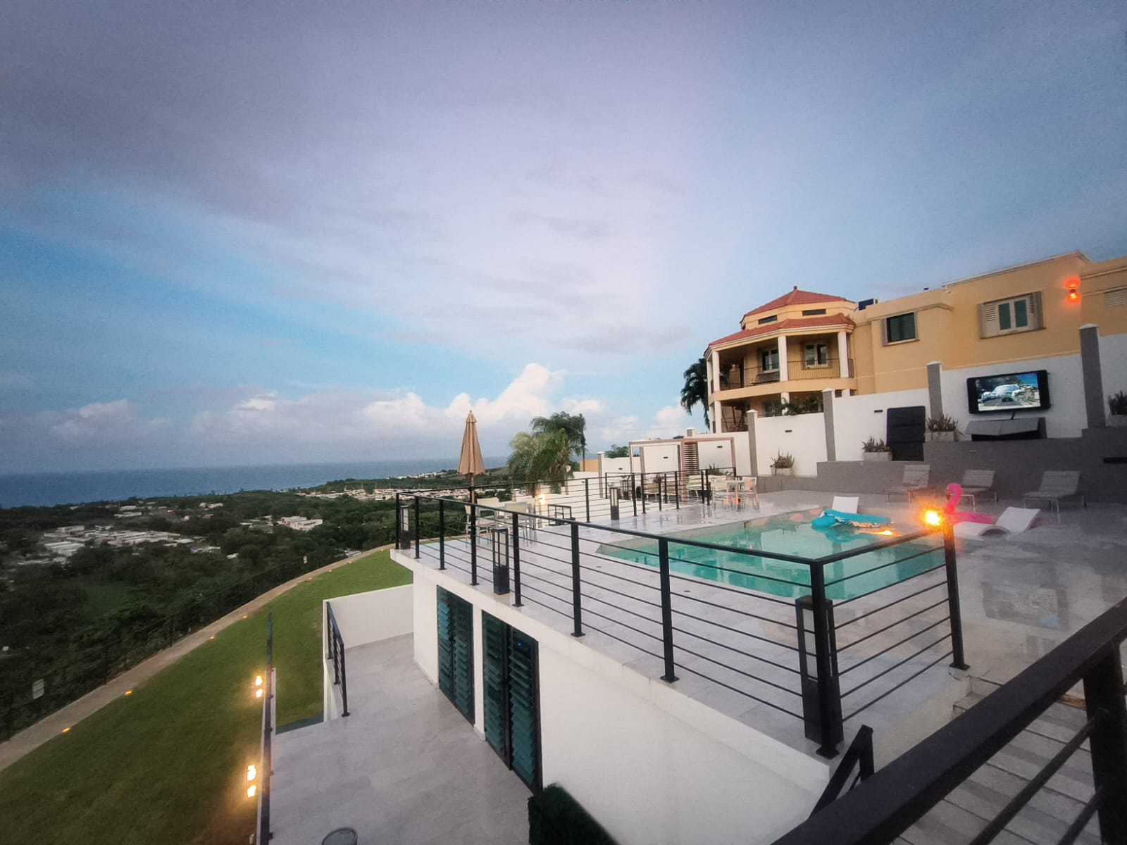 Luxury Villa on the hills looking at the atlantic ocean - Property photo