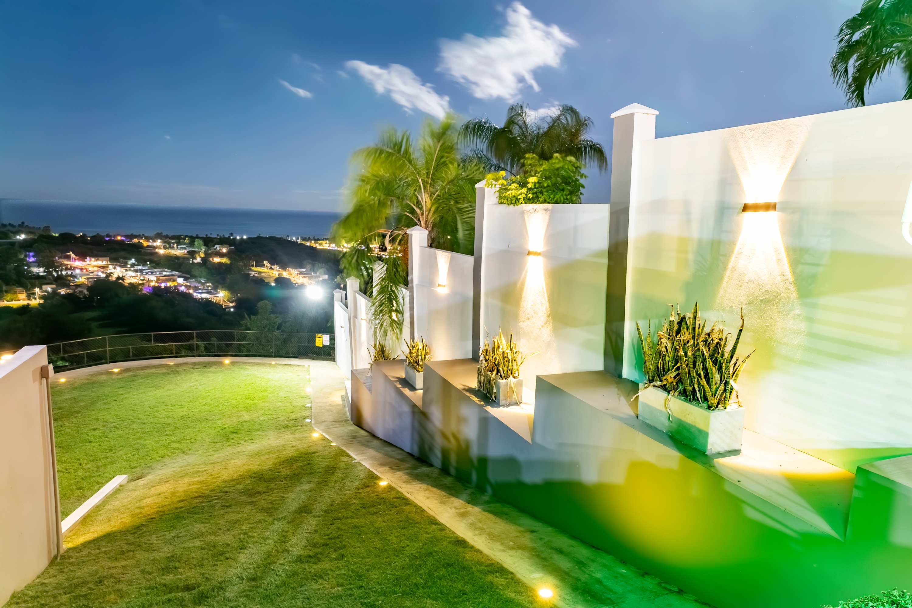 Luxury Villa on the hills looking at the atlantic ocean - Property photo