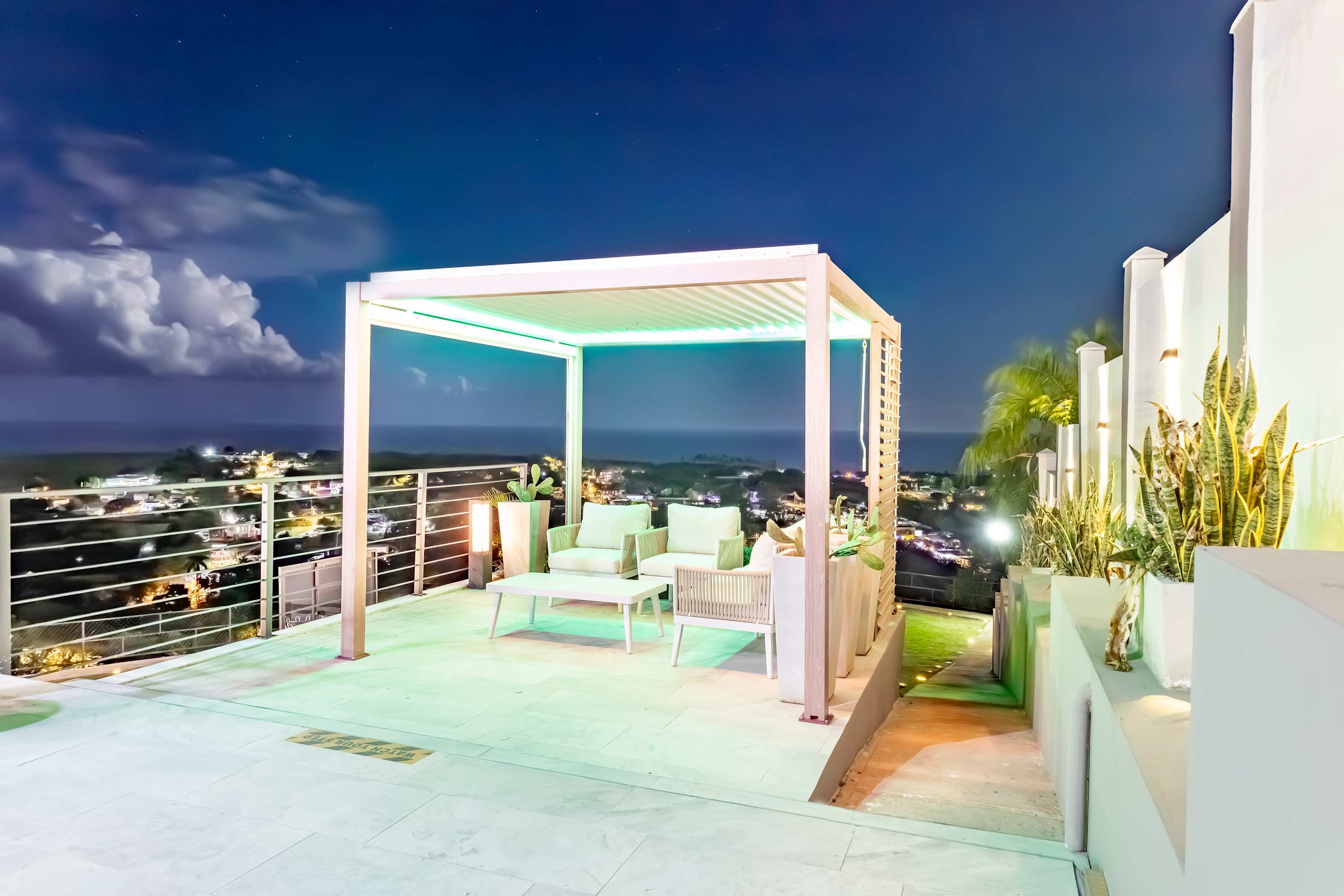 Luxury Villa on the hills looking at the atlantic ocean - Property photo