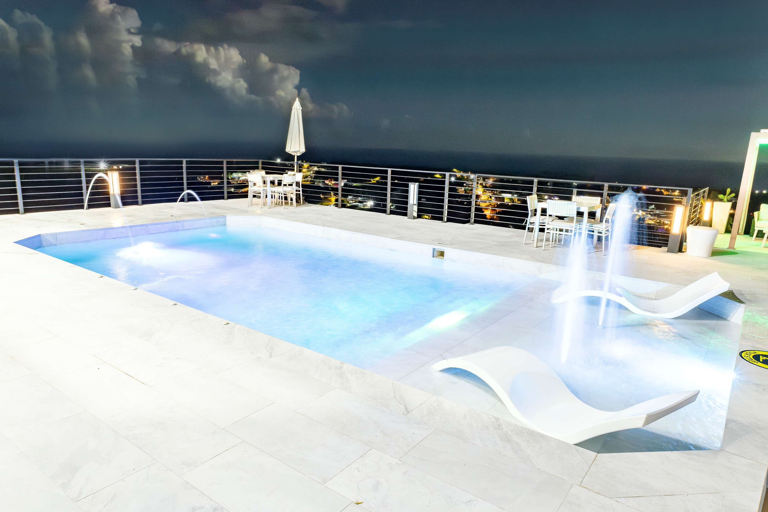 Luxury Villa on the hills looking at the atlantic ocean - Property photo