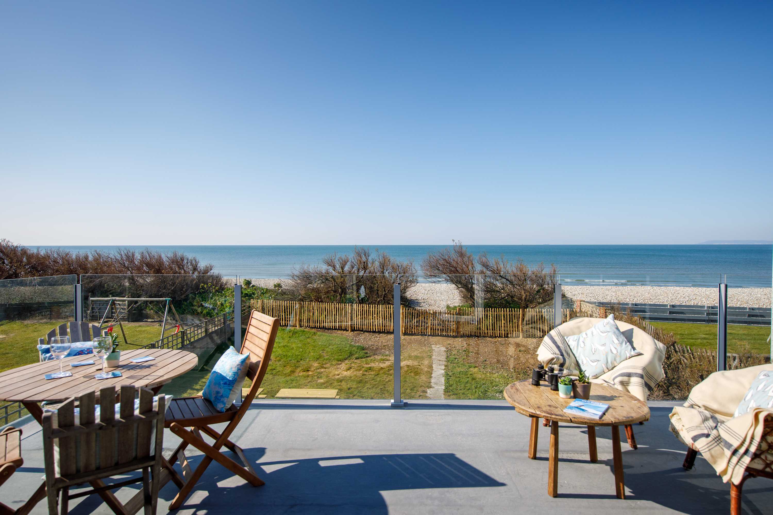 Bright & Dreamy / On the Beach / Garden & Balcony